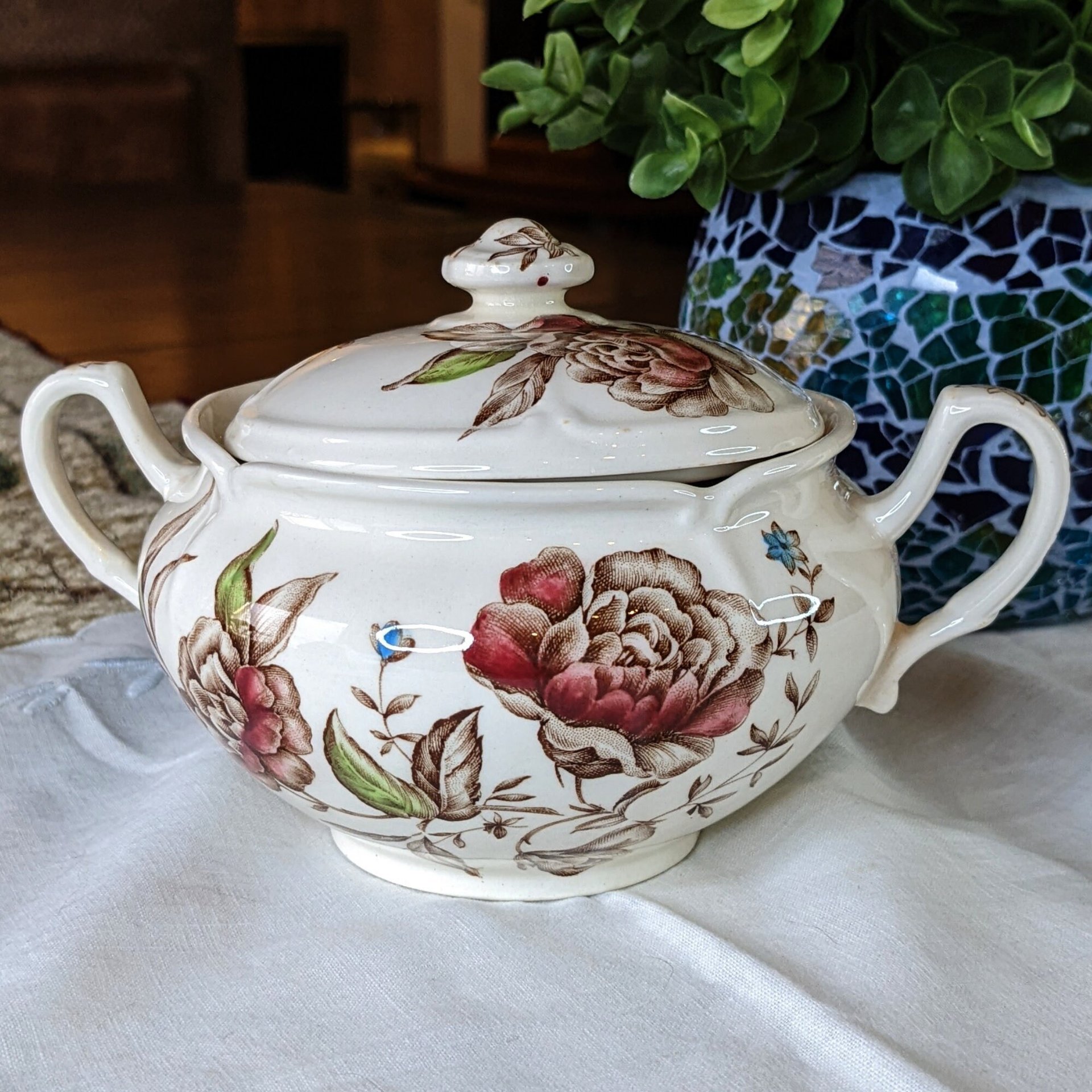 Johnson Bros Windsor Ware Floral Sugar Bowl with Lid