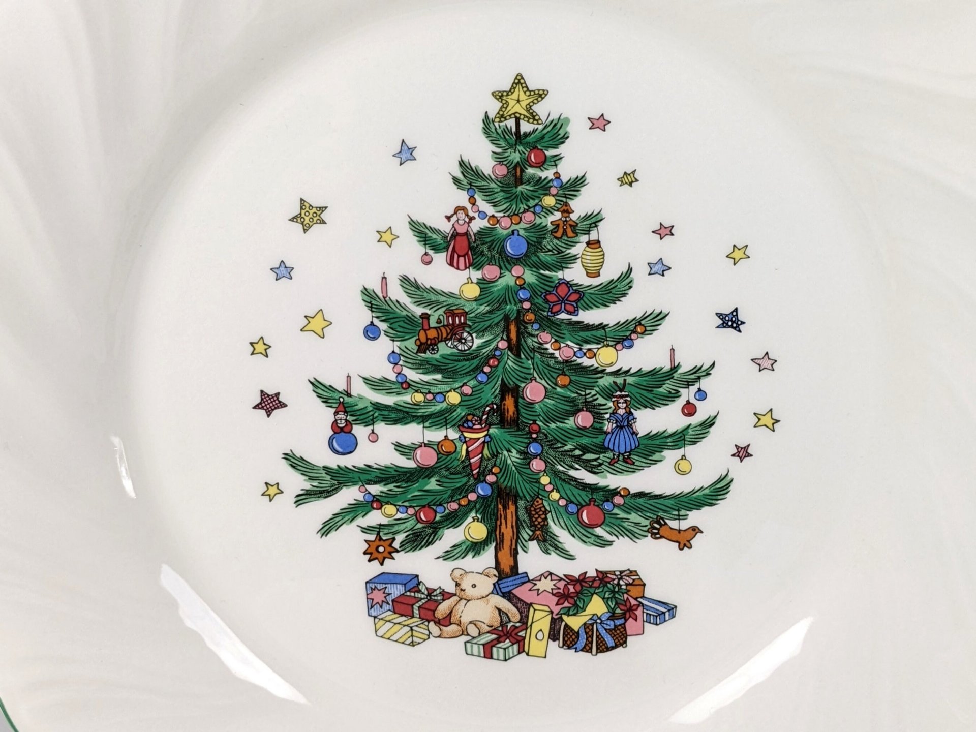 Nikko Japan Happy Holidays Plate