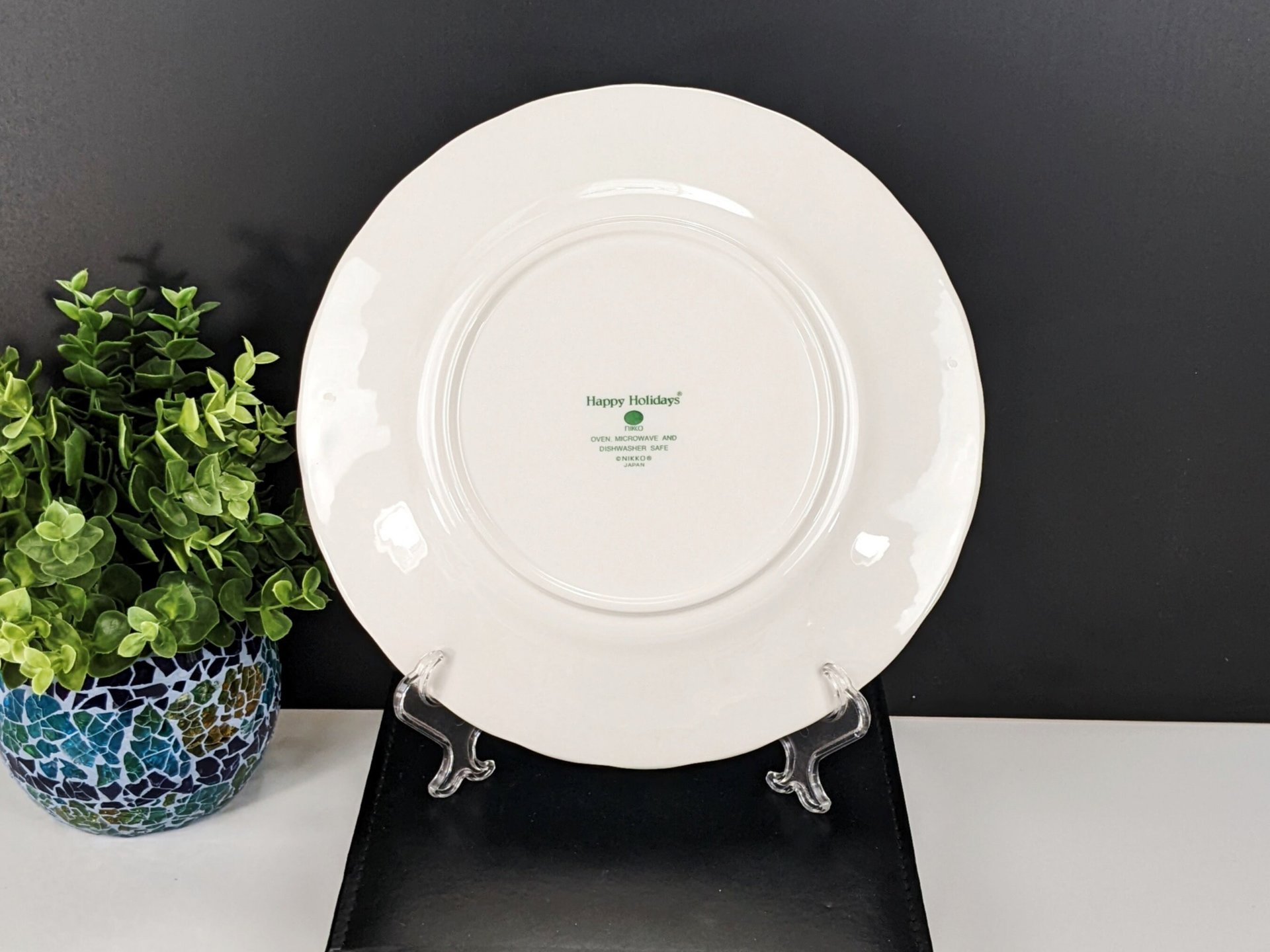 Nikko Japan Happy Holidays Plate