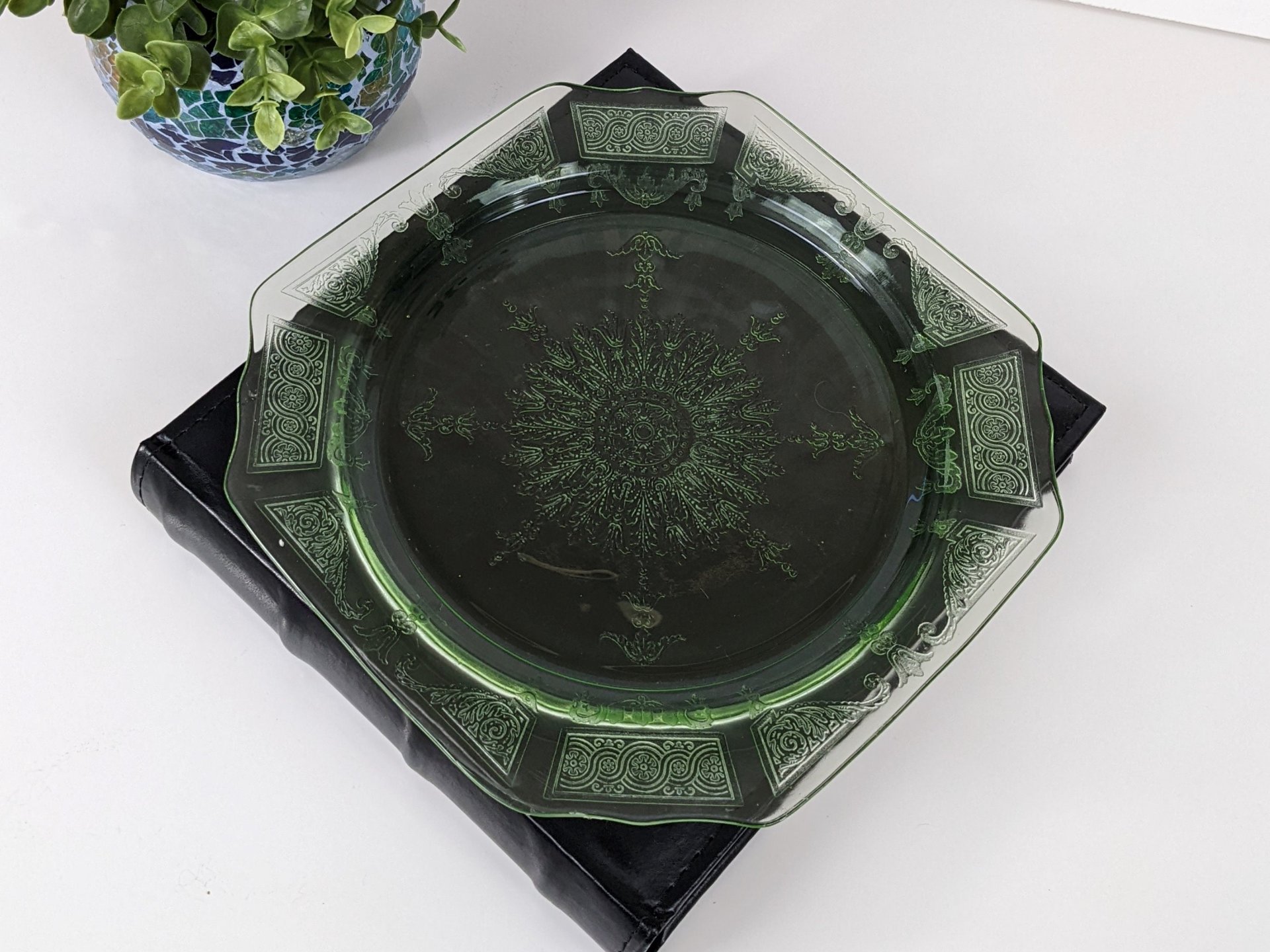 1930s Anchor Hocking Princess Uranium Glass Dinner Plate