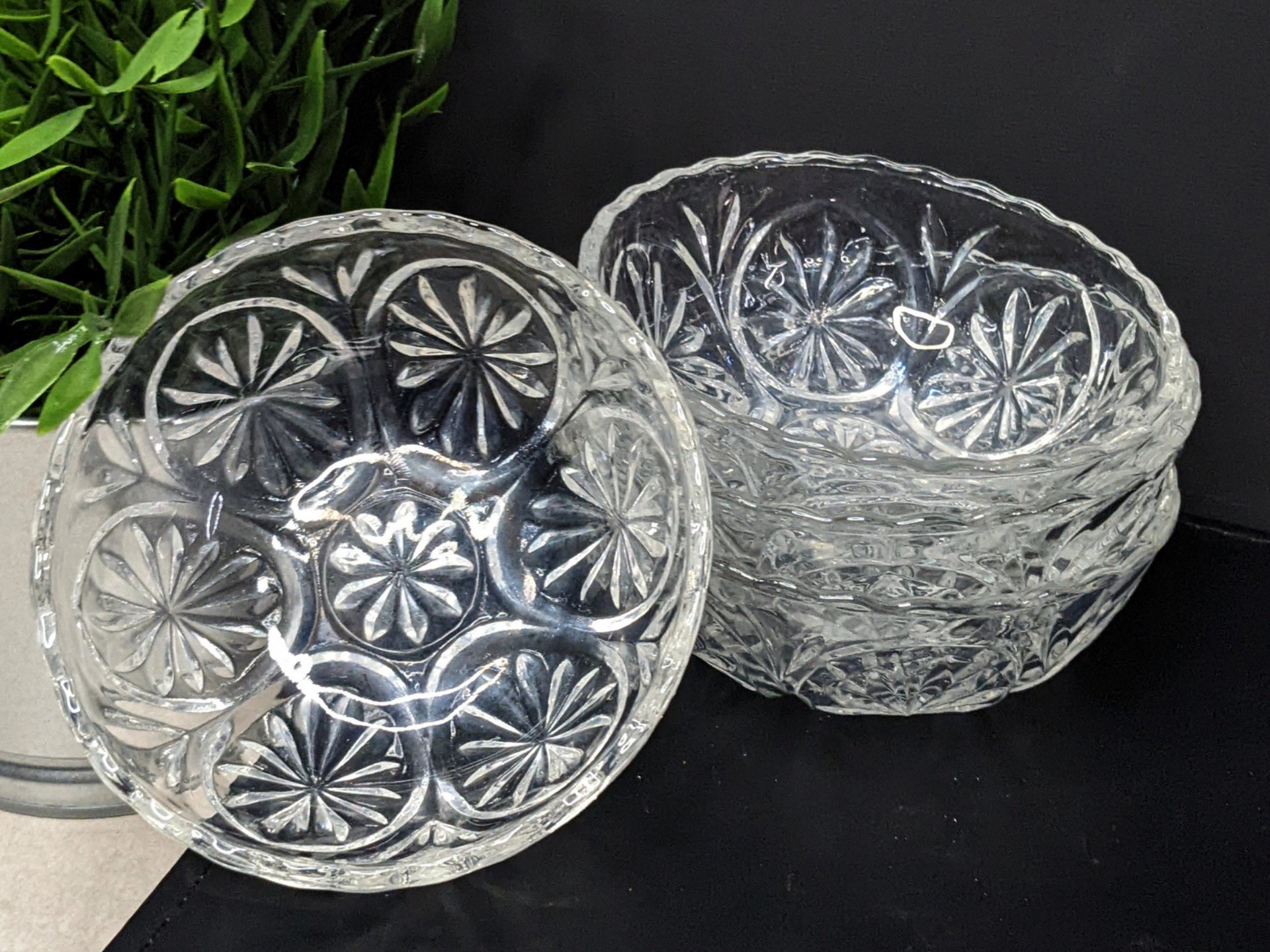 Set of 4 Vintage Anchor Hocking Medallion Clear Fruit/Dessert Bowls 4"
