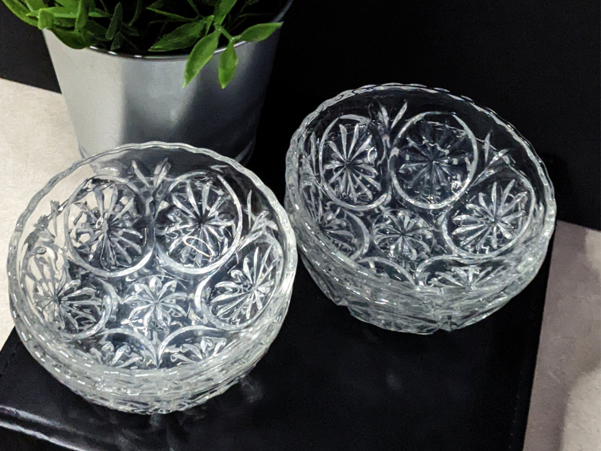 Set of 4 Vintage Anchor Hocking Medallion Clear Fruit/Dessert Bowls 4"