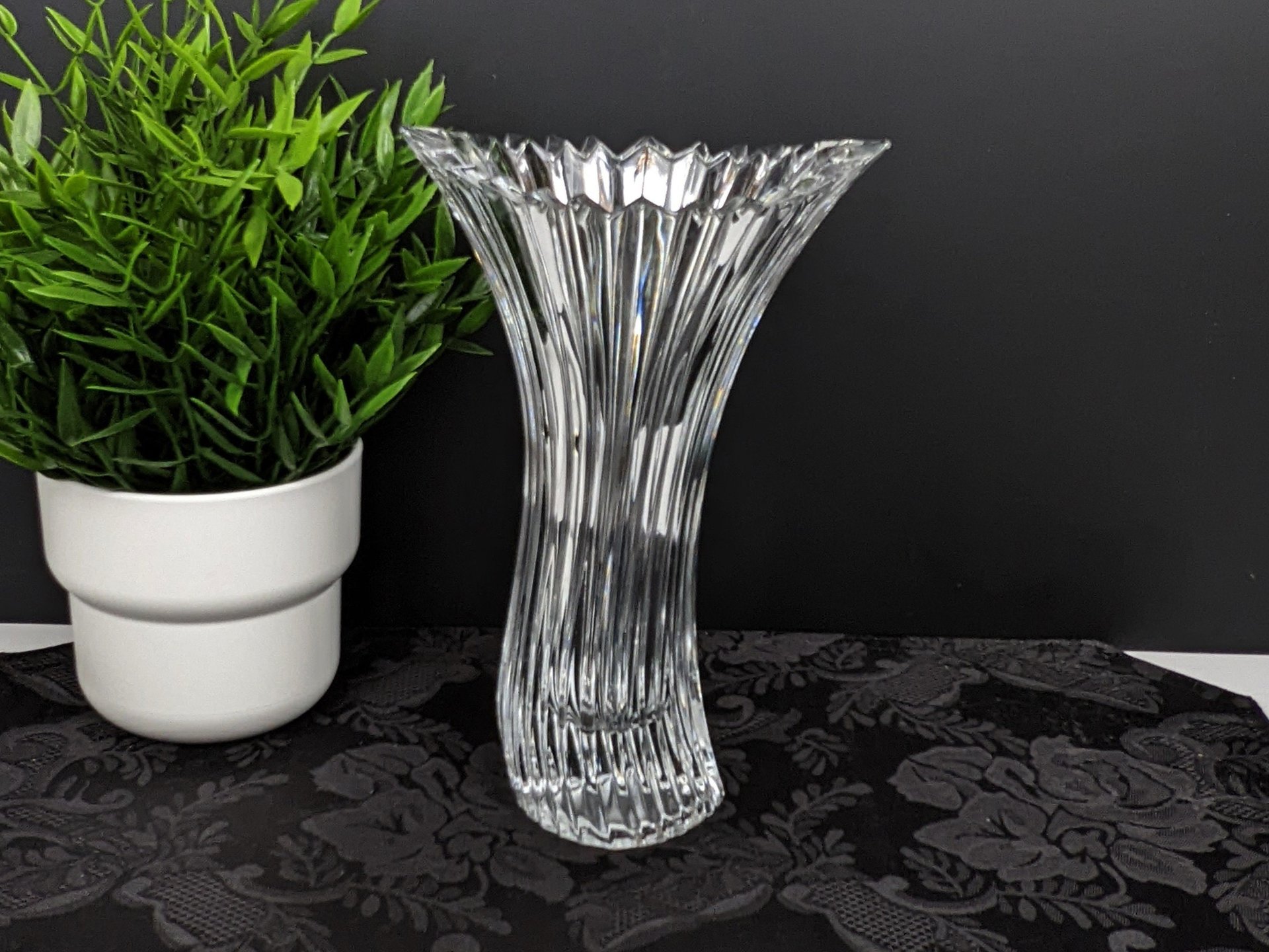 Mikasa 8.25" Crystal Diamond Fire Curved Ribbed Vase