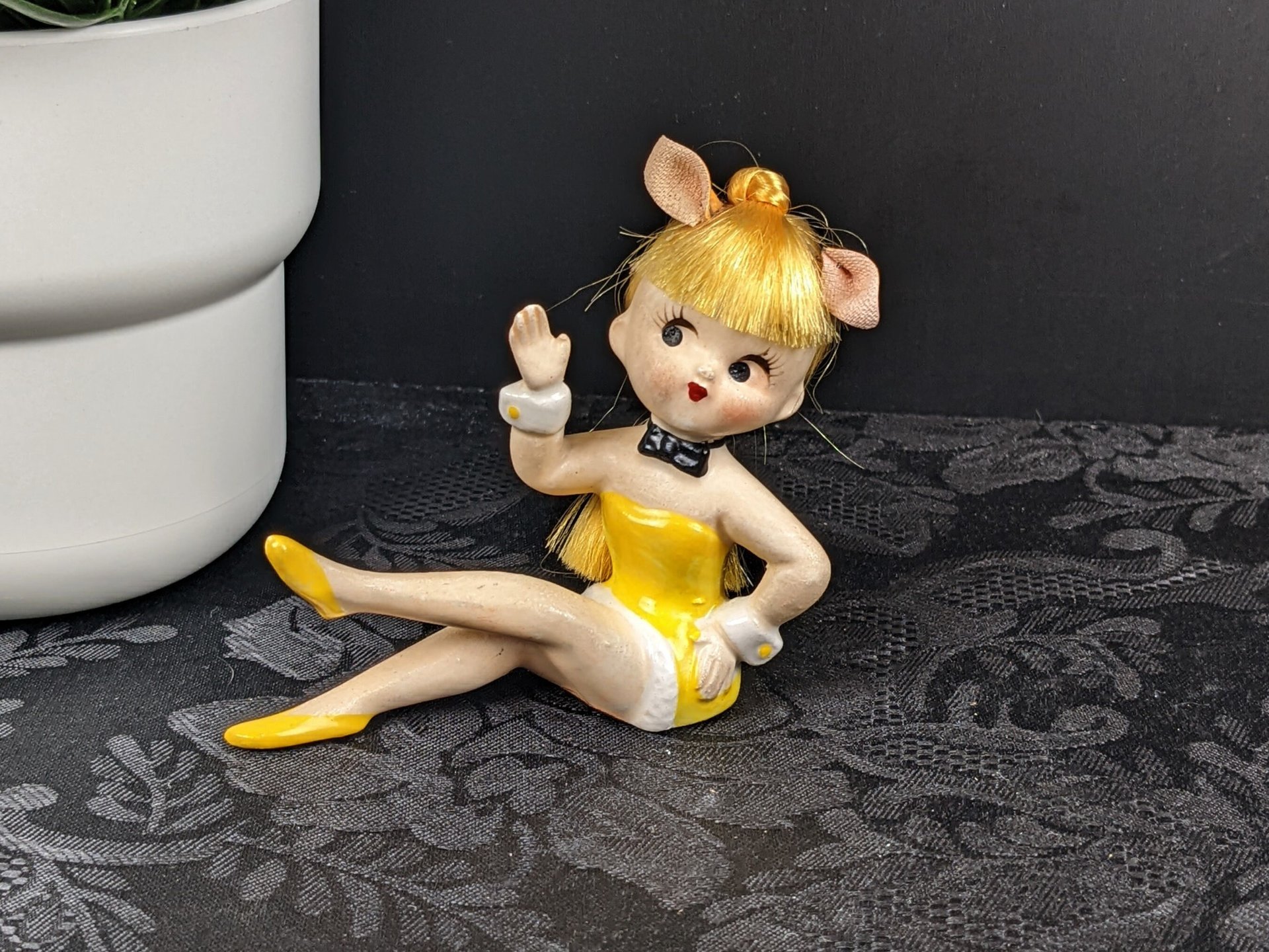 Vintage Lefton Girl Figurine 5501