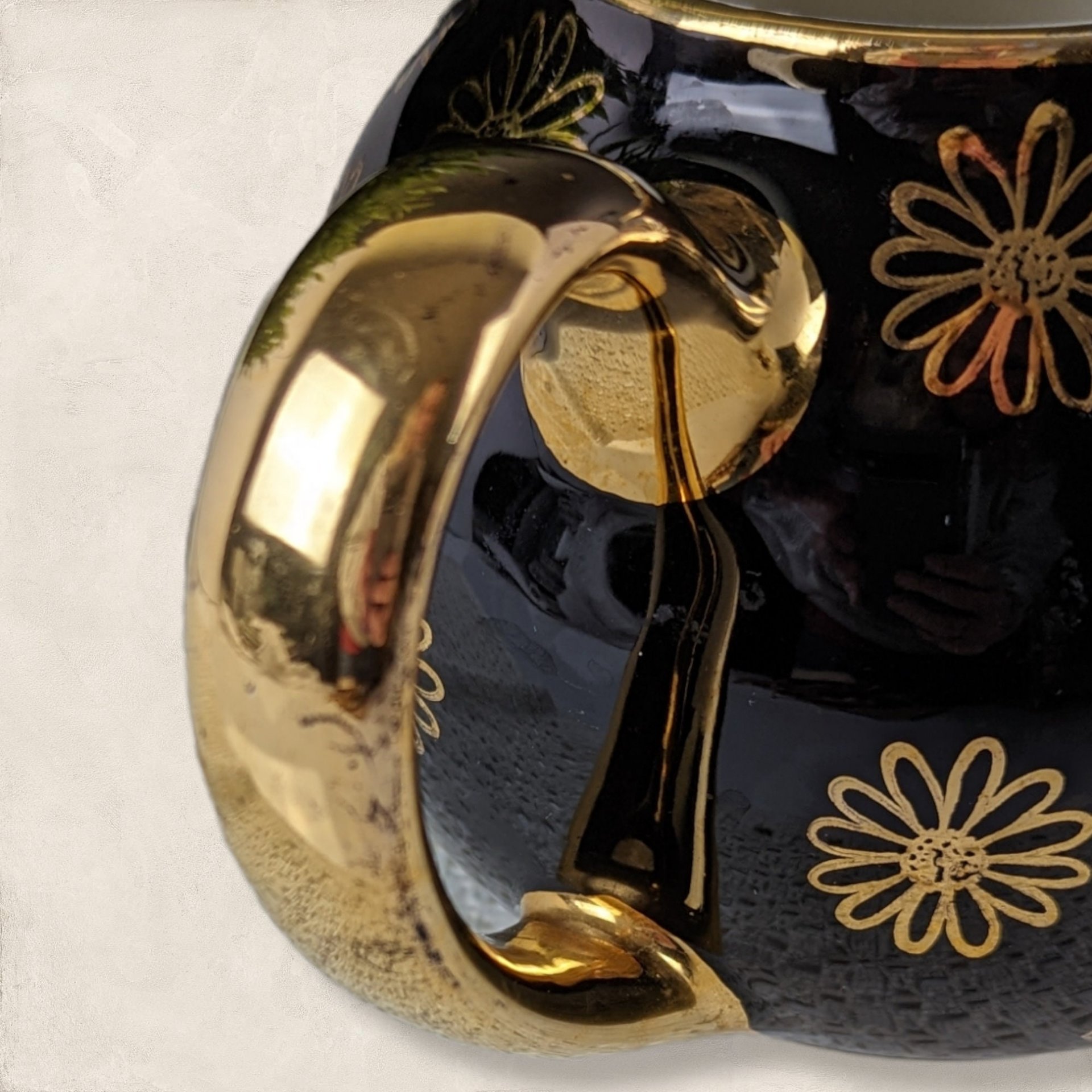 Vintage Hall 050 GL French Daisy Teapot (6-Cup)