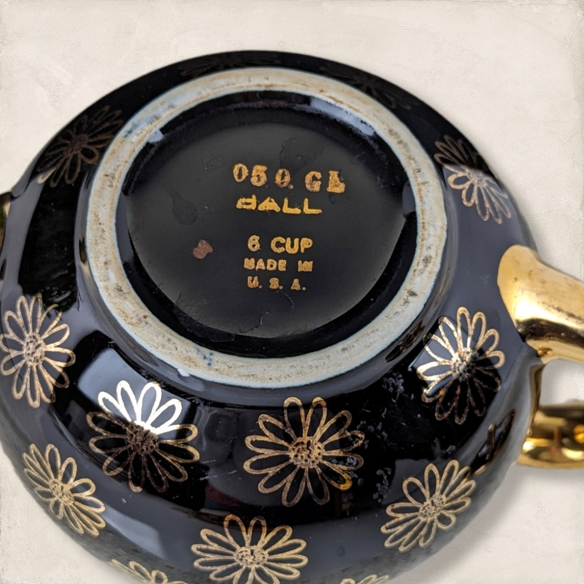 Vintage Hall 050 GL French Daisy Teapot (6-Cup)