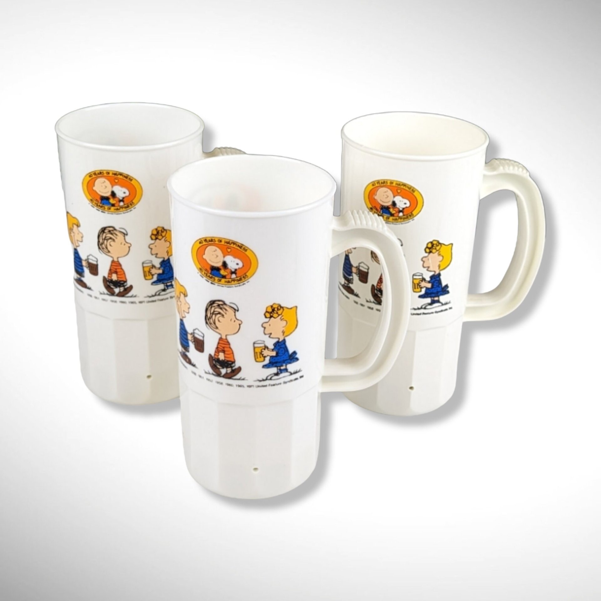 3 Vintage A&W Plastic Mugs