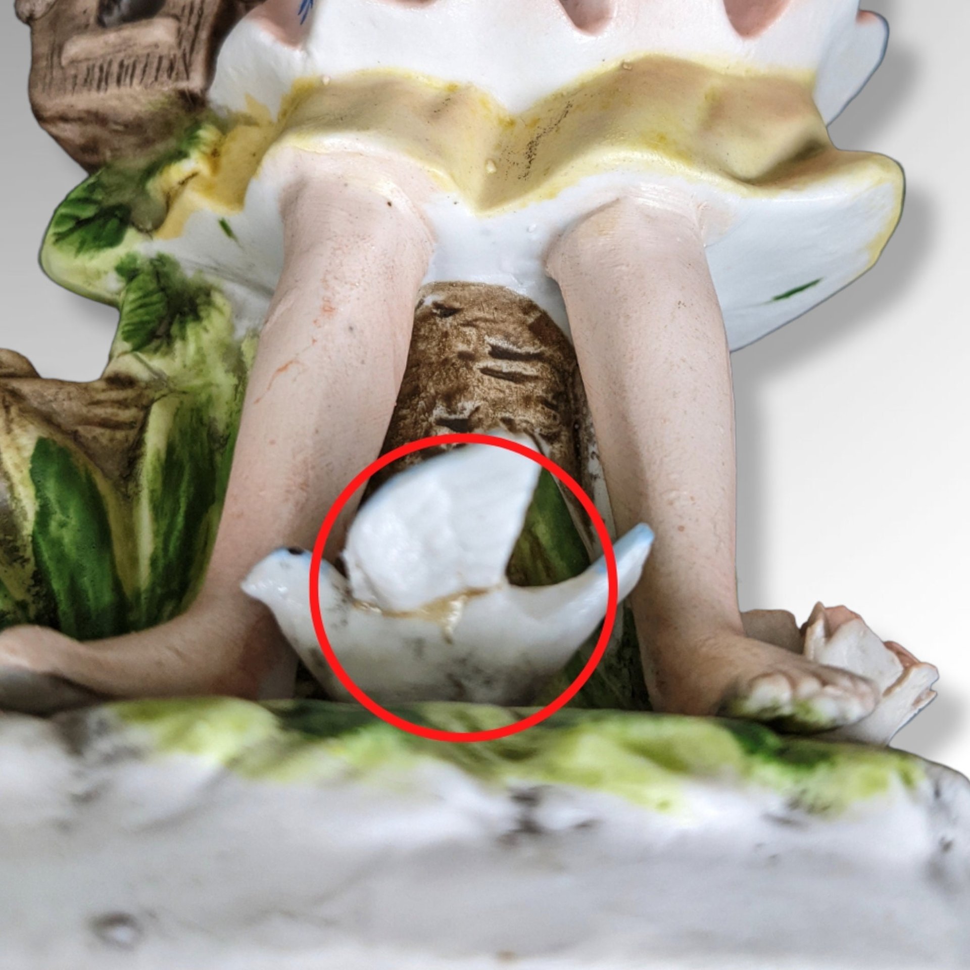 Vintage Homco Girl with Birdhouse Figurine 8880 (Flawed)