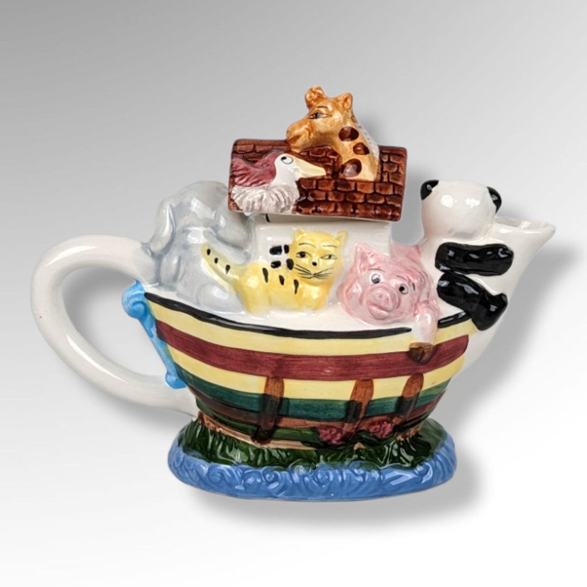 New World Specialties Noahs Ark Teapot