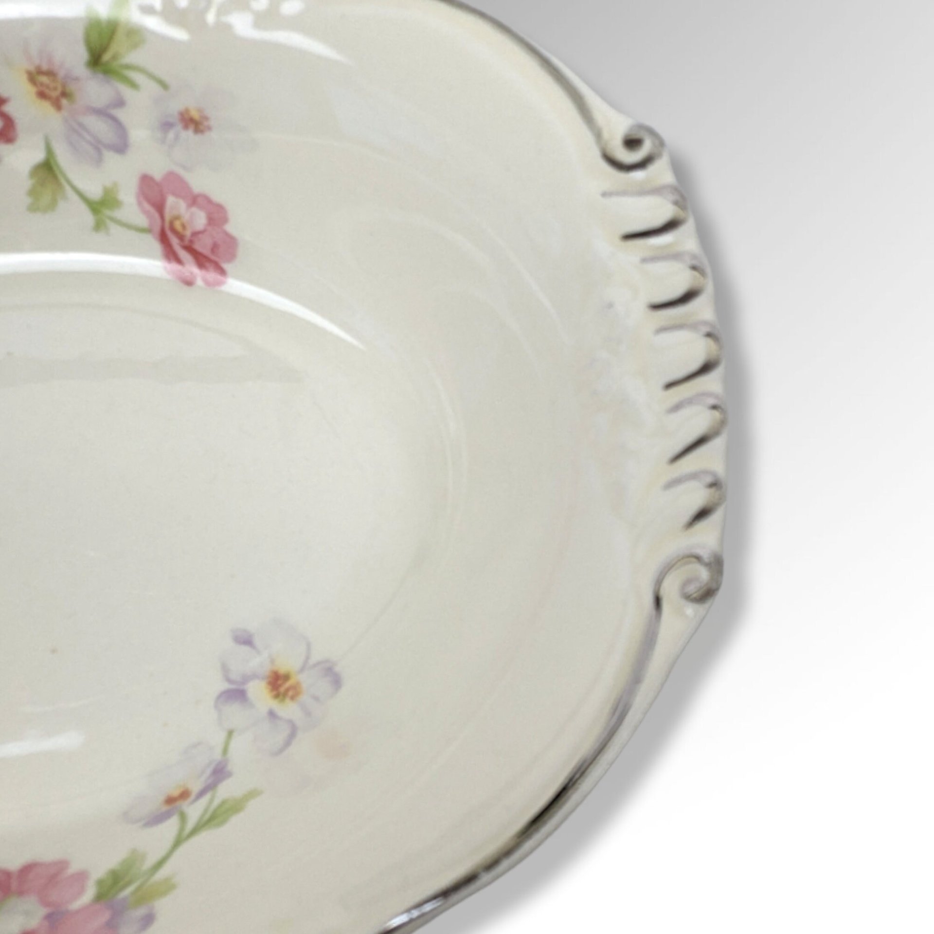 1940s Homer Laughlin Virginia Rose 9" Vegetable Bowl