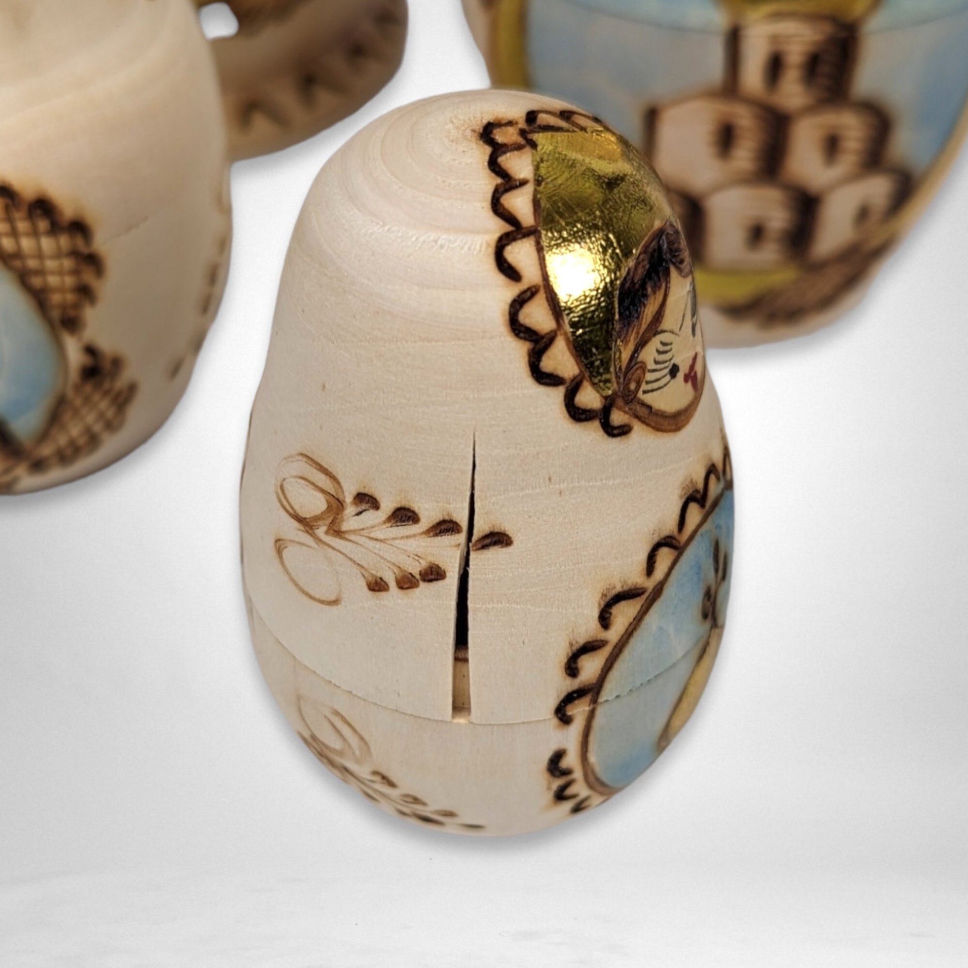 Vintage Russian Wooden Nesting Dolls - Hand-Painted Set with Traditional Charm