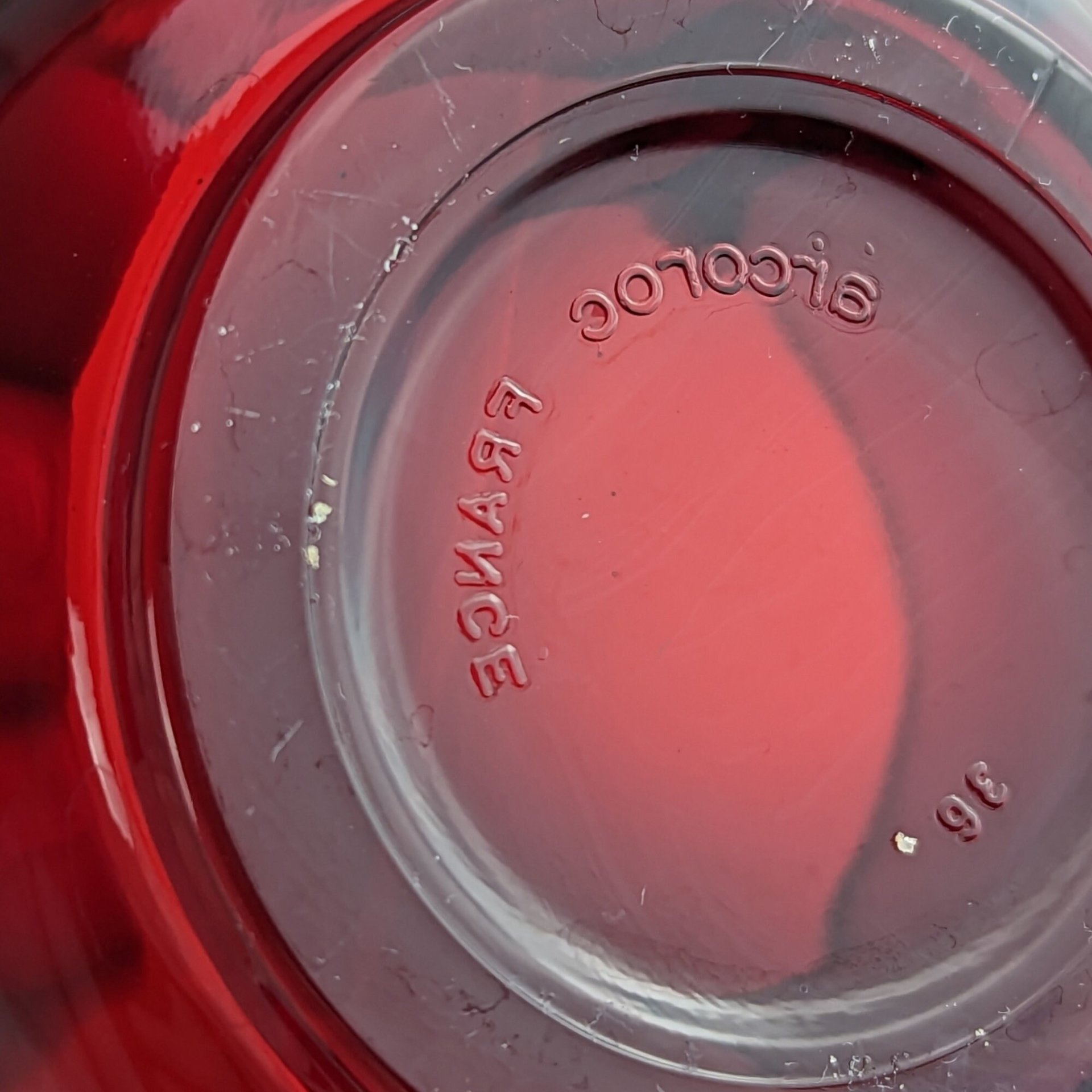 Set of 4 Arcoroc Classique Ruby Red Mugs: Bold and Beautiful Beverage Cups