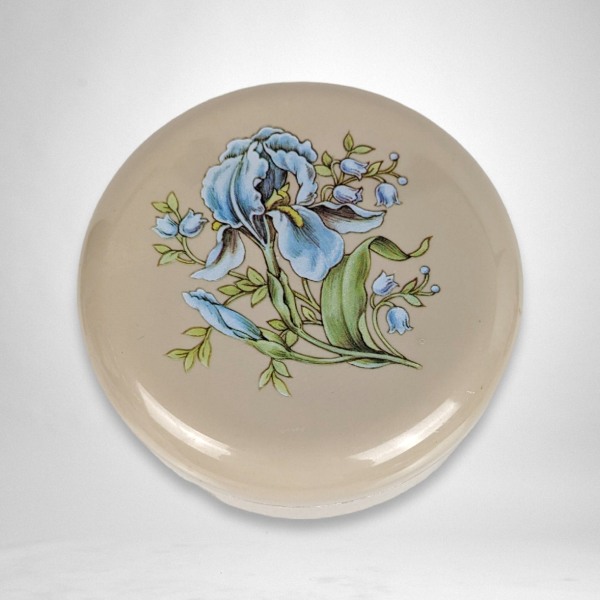 Vintage Avon Beauty Dust Container with Puff – Timeless Glamour