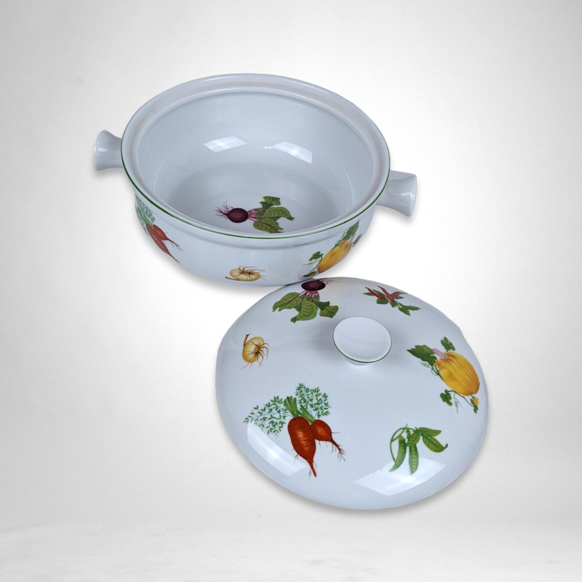 Vintage Sadek Vegetable Garden Covered Casserole – Timeless Kitchen Elegance