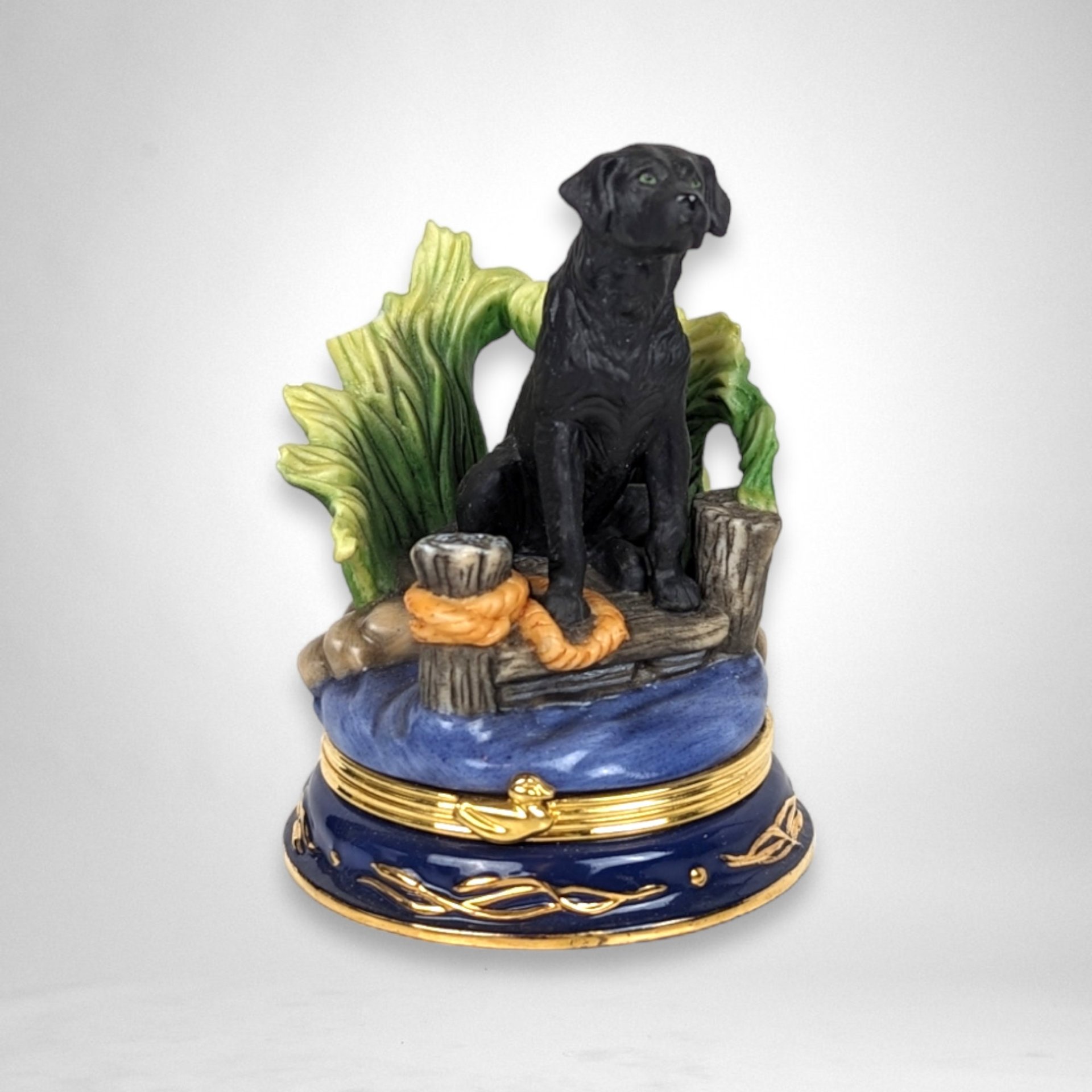Franklin Mint Retrieving Summer Memories Trinket Box with Dog: Collectible Canine Keepsake
