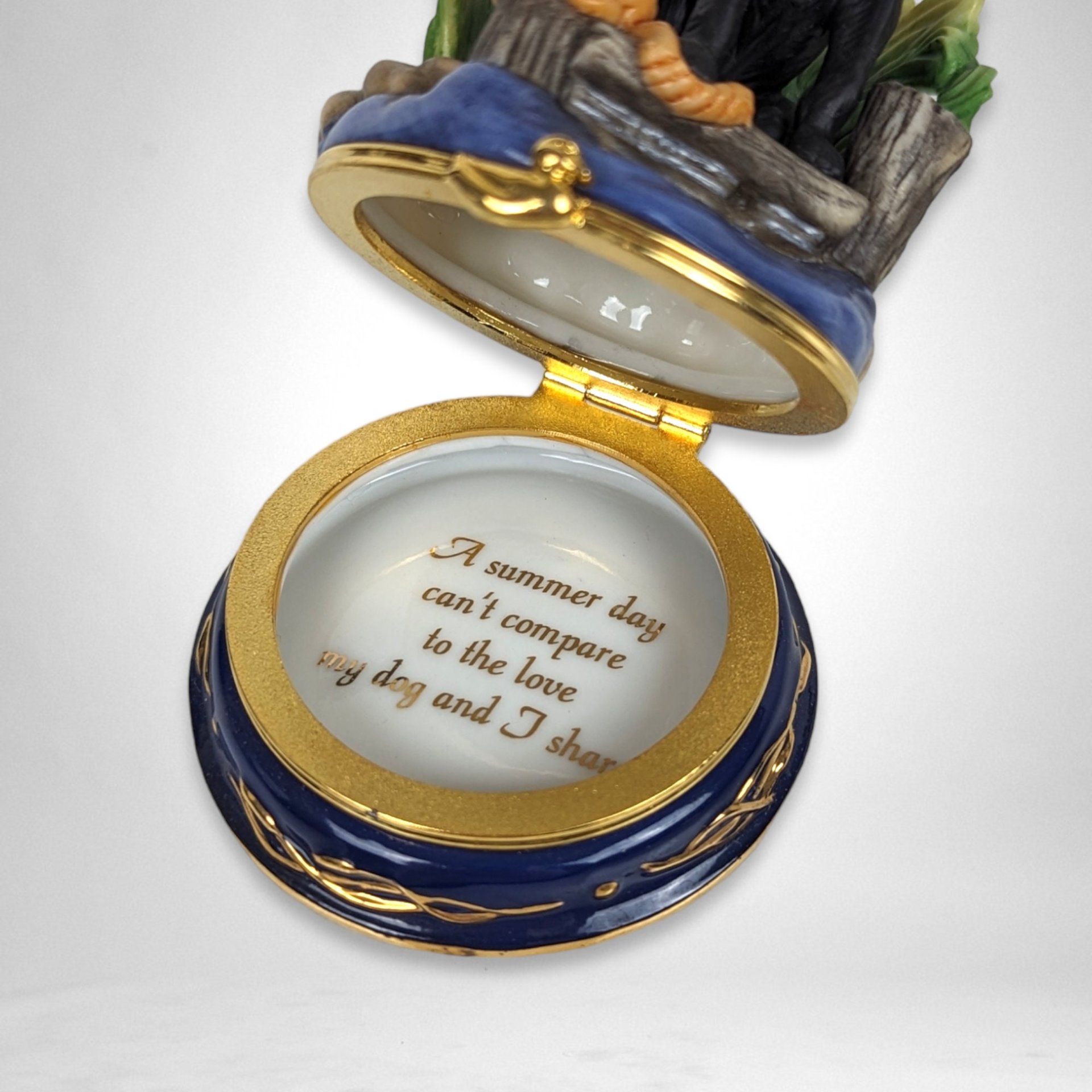 Franklin Mint Retrieving Summer Memories Trinket Box with Dog: Collectible Canine Keepsake