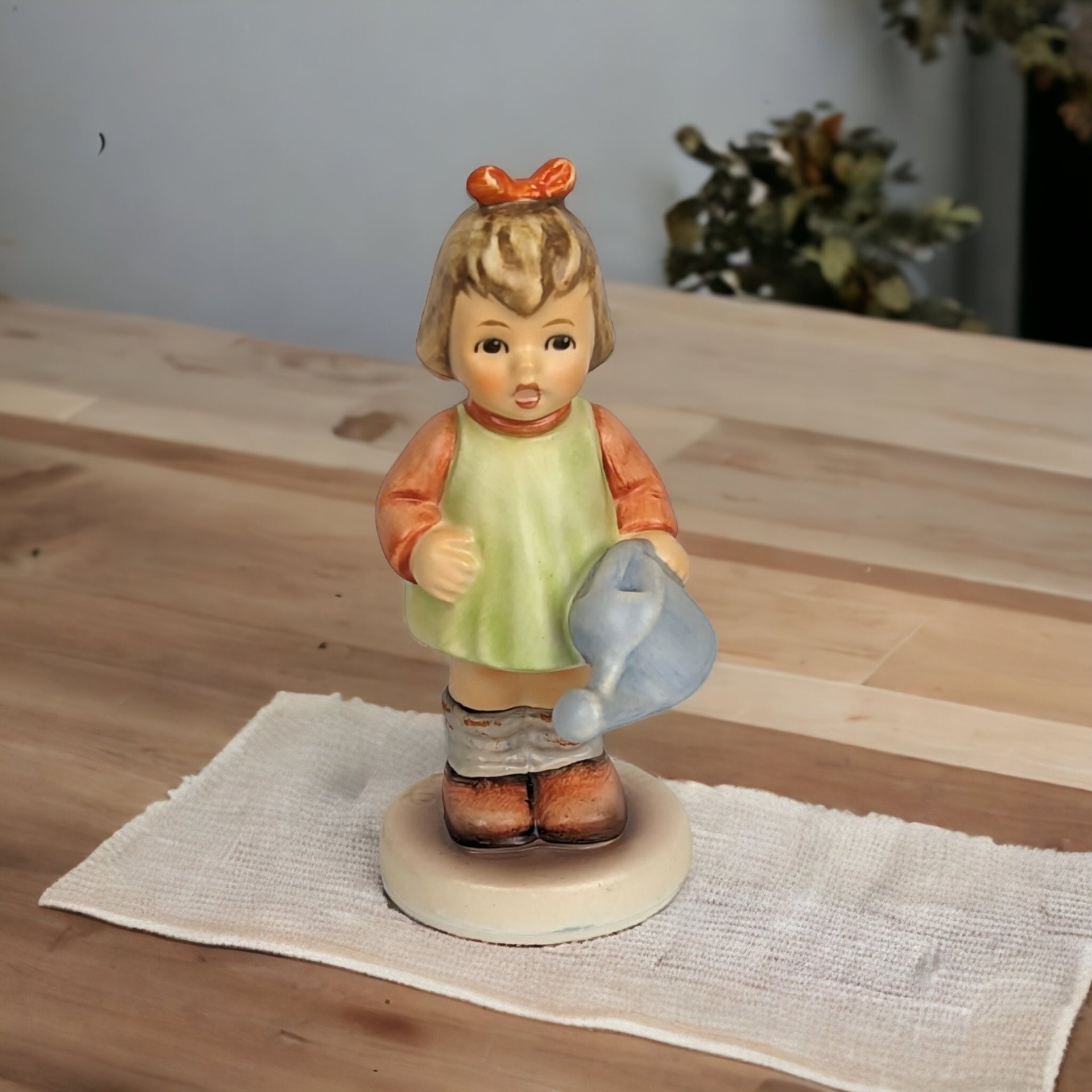 Vintage Hummel 'Nature's Gift' Figurine: Cherished Collectible Art