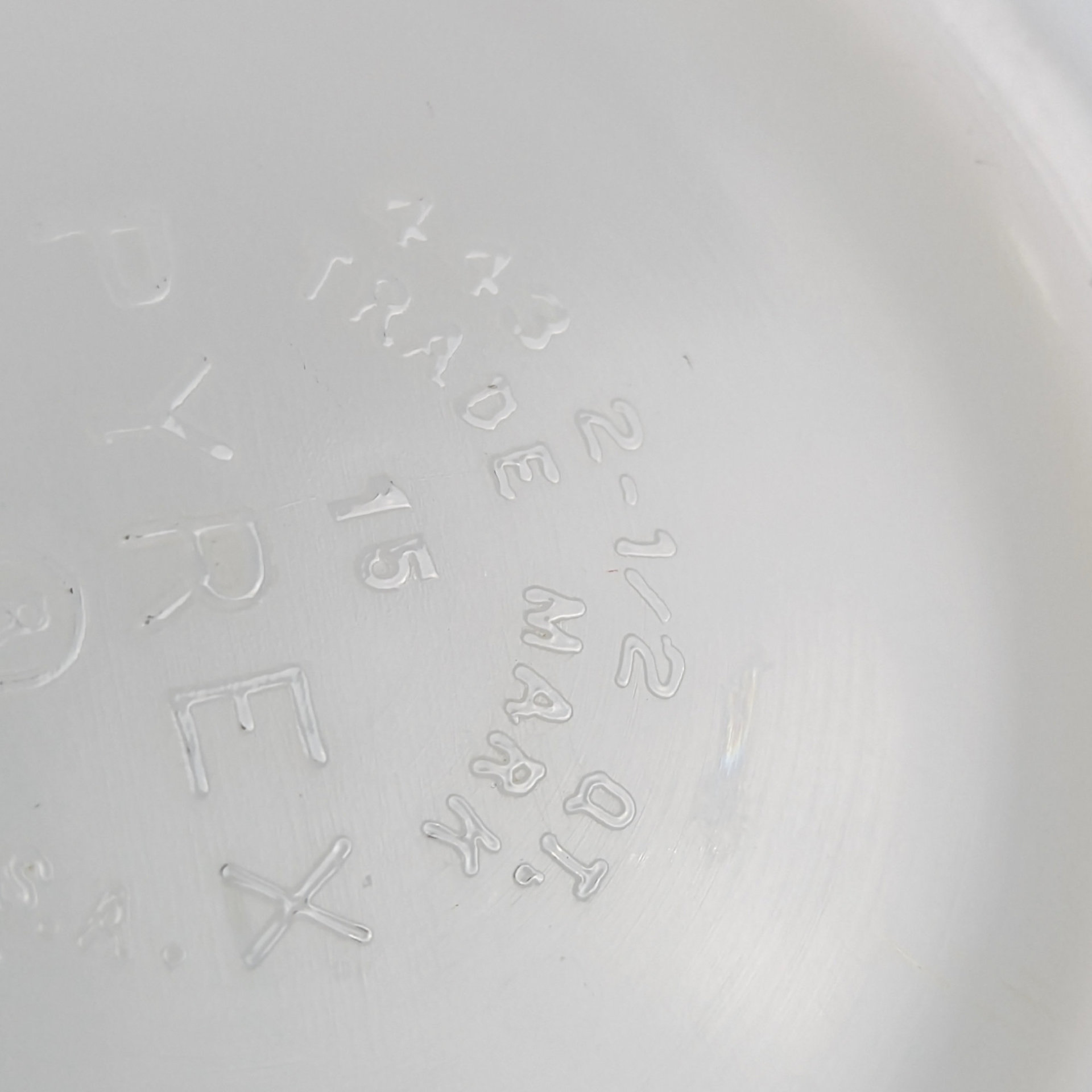 Pyrex Butterprint White 10" Cinderella Mixing Bowl 2 1/2 Quart 443