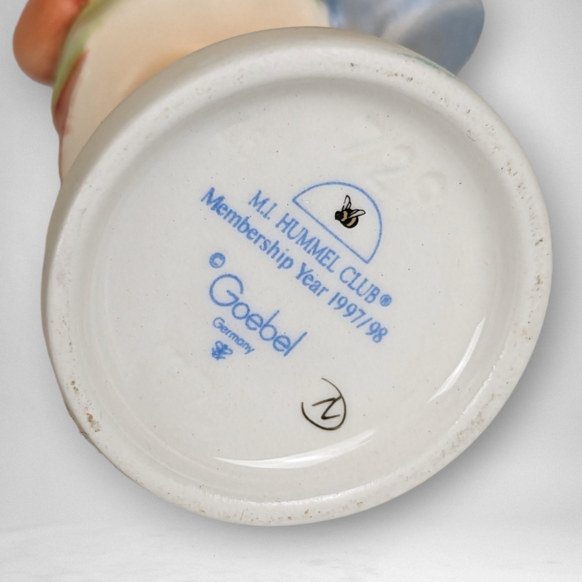 Vintage Hummel 'Nature's Gift' Figurine: Cherished Collectible Art