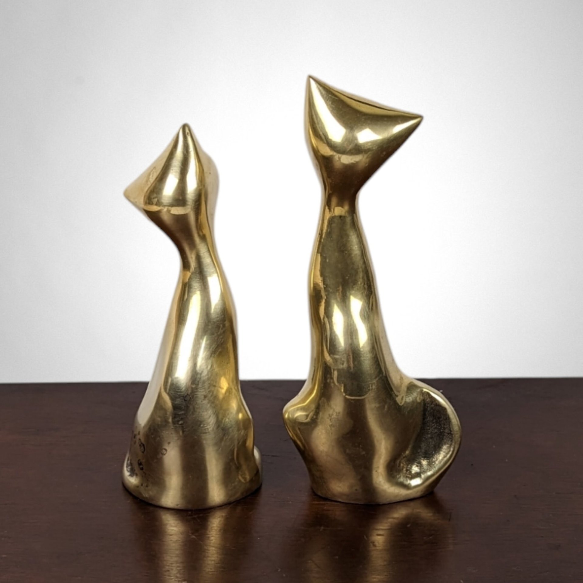 Vintage Pair of Brass Cat Figurines - Timeless Feline Decor