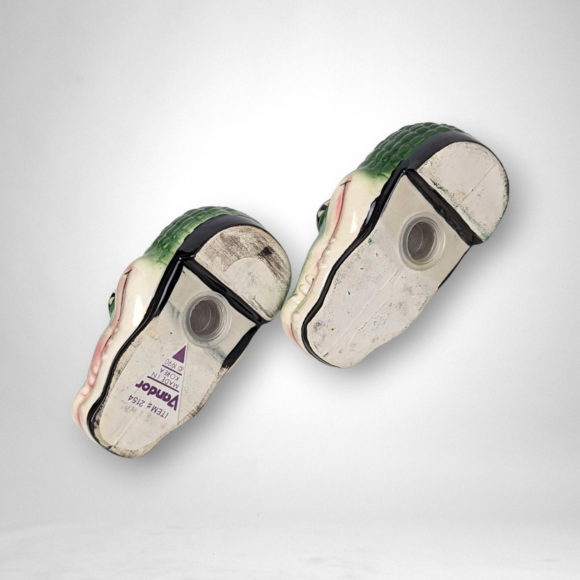 1990 Vandor Crocodile Salt and Pepper Shaker Set: Quirky Kitchen Companions