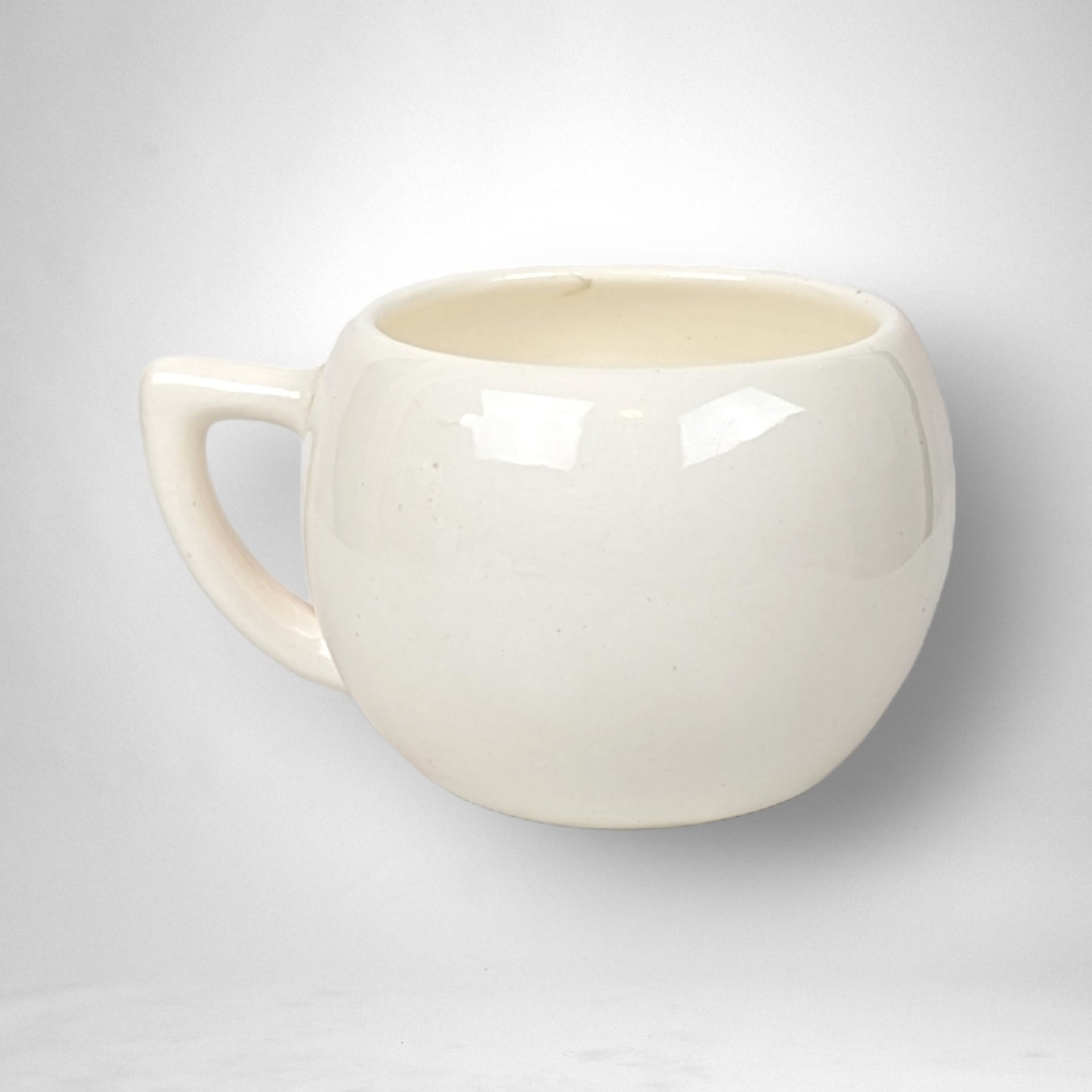 Vintage Czechoslovakia Smiling Face Mug: A Cheerful Classic