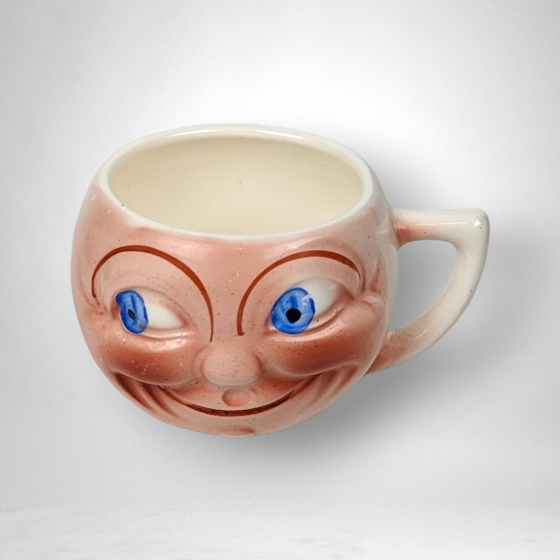 Vintage Czechoslovakia Smiling Face Mug: A Cheerful Classic