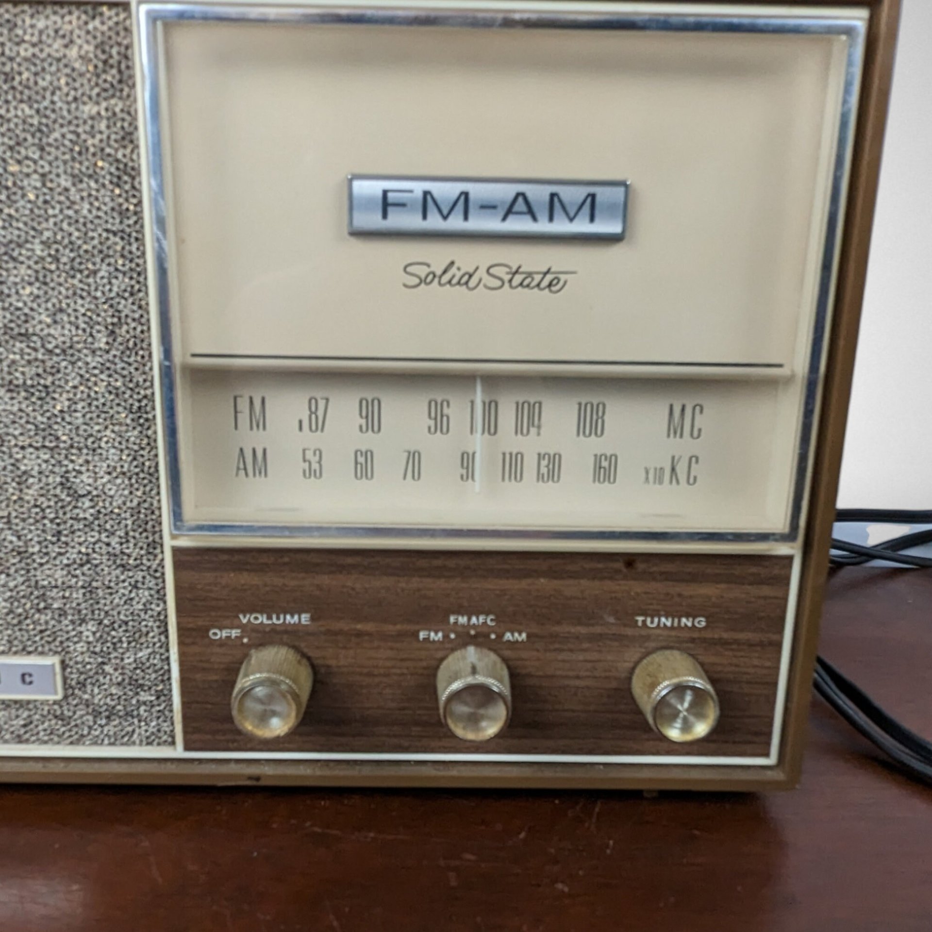 Vintage Panasonic AM/FM Radio