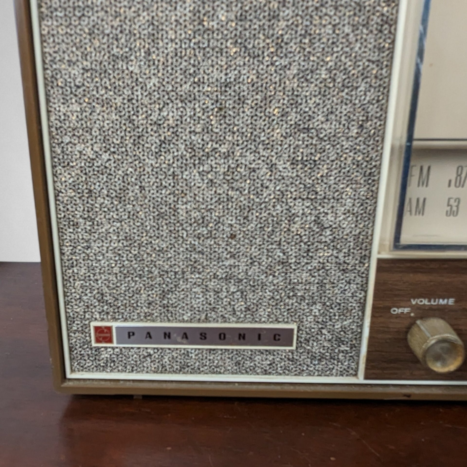Vintage Panasonic AM/FM Radio