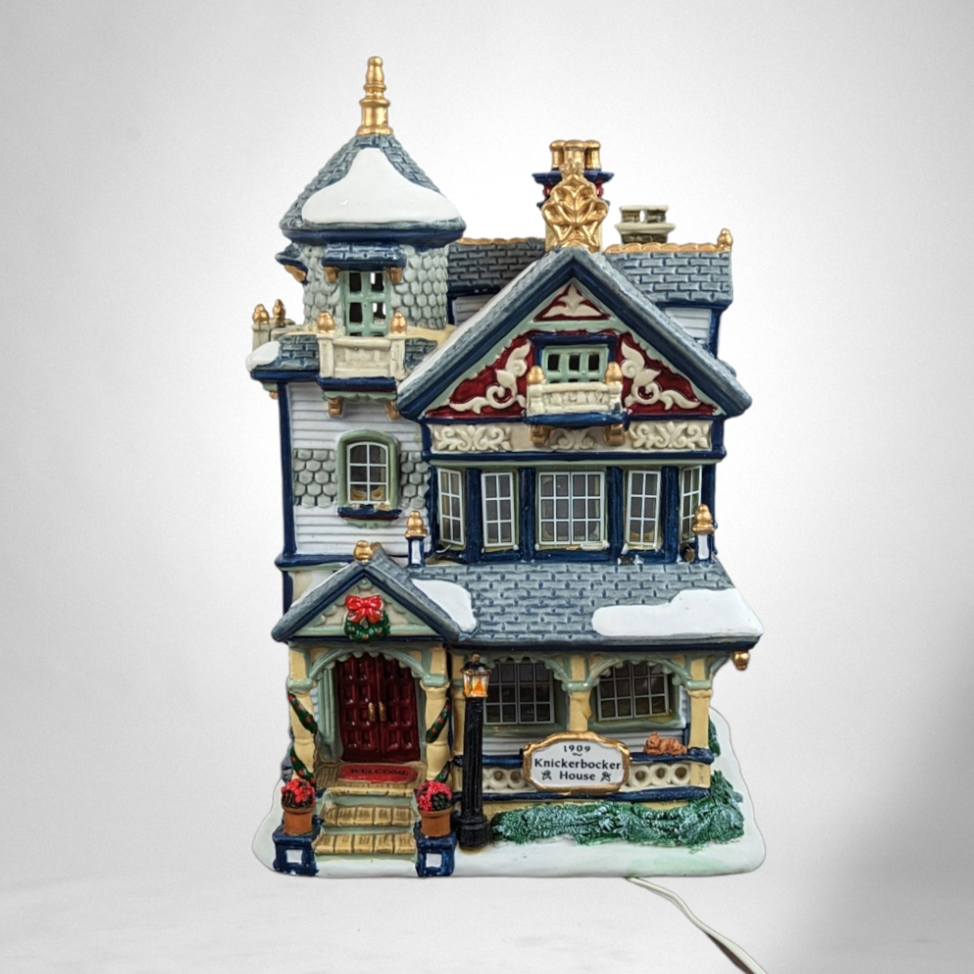 Lemax Knickerbocker Light-Up House: Charming Holiday Decor