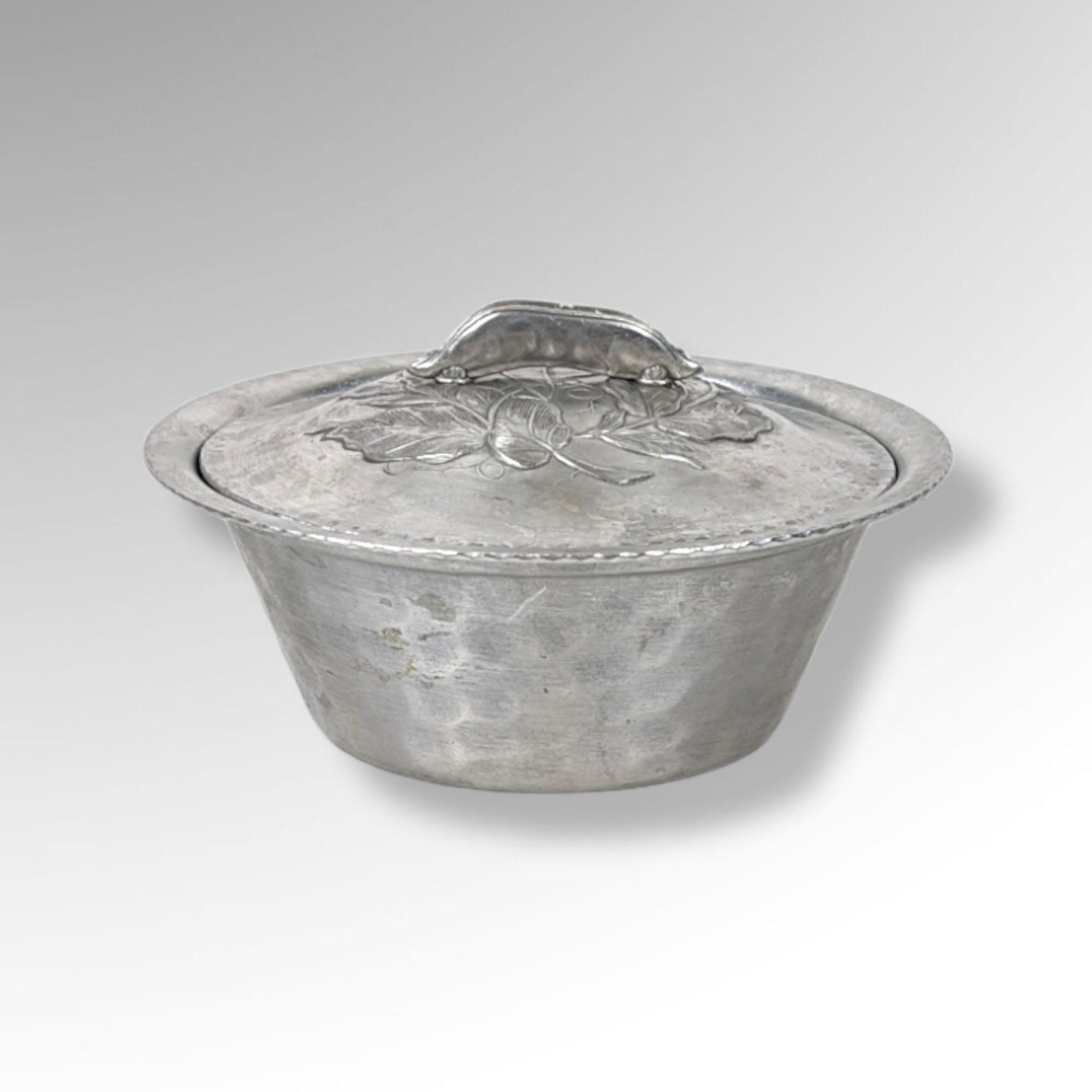 Vintage Everlast Hammered Aluminum Serving Trio: Bowl, Lid & Dish