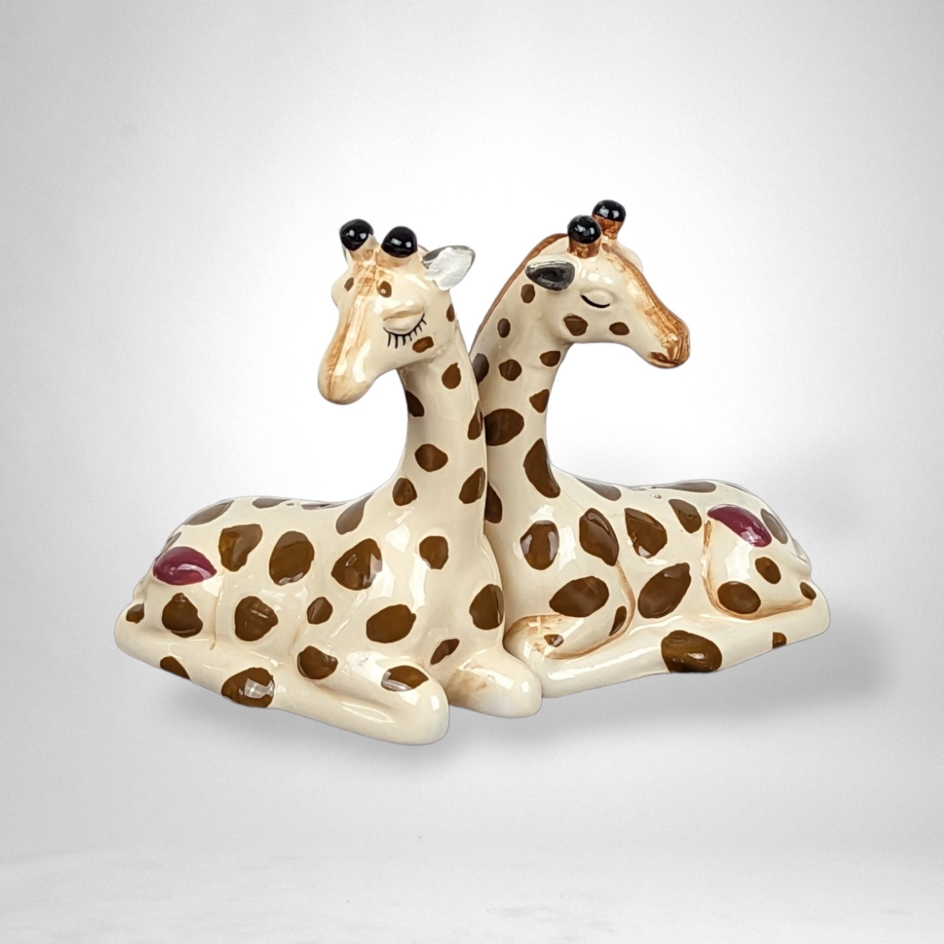 Magnetic Ceramic Giraffe Salt and Pepper Shakers: Quirky Kitchen Decor