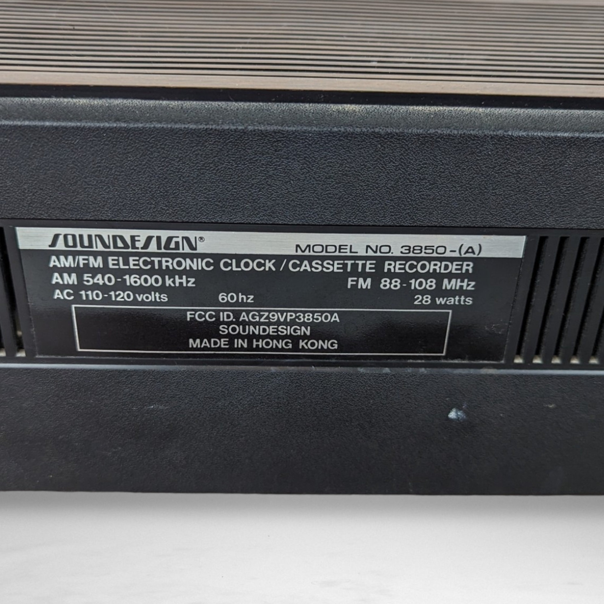 Vintage Soundesign AM/FM Electronic Clock/Cassette Recorder - Retro Audio Device