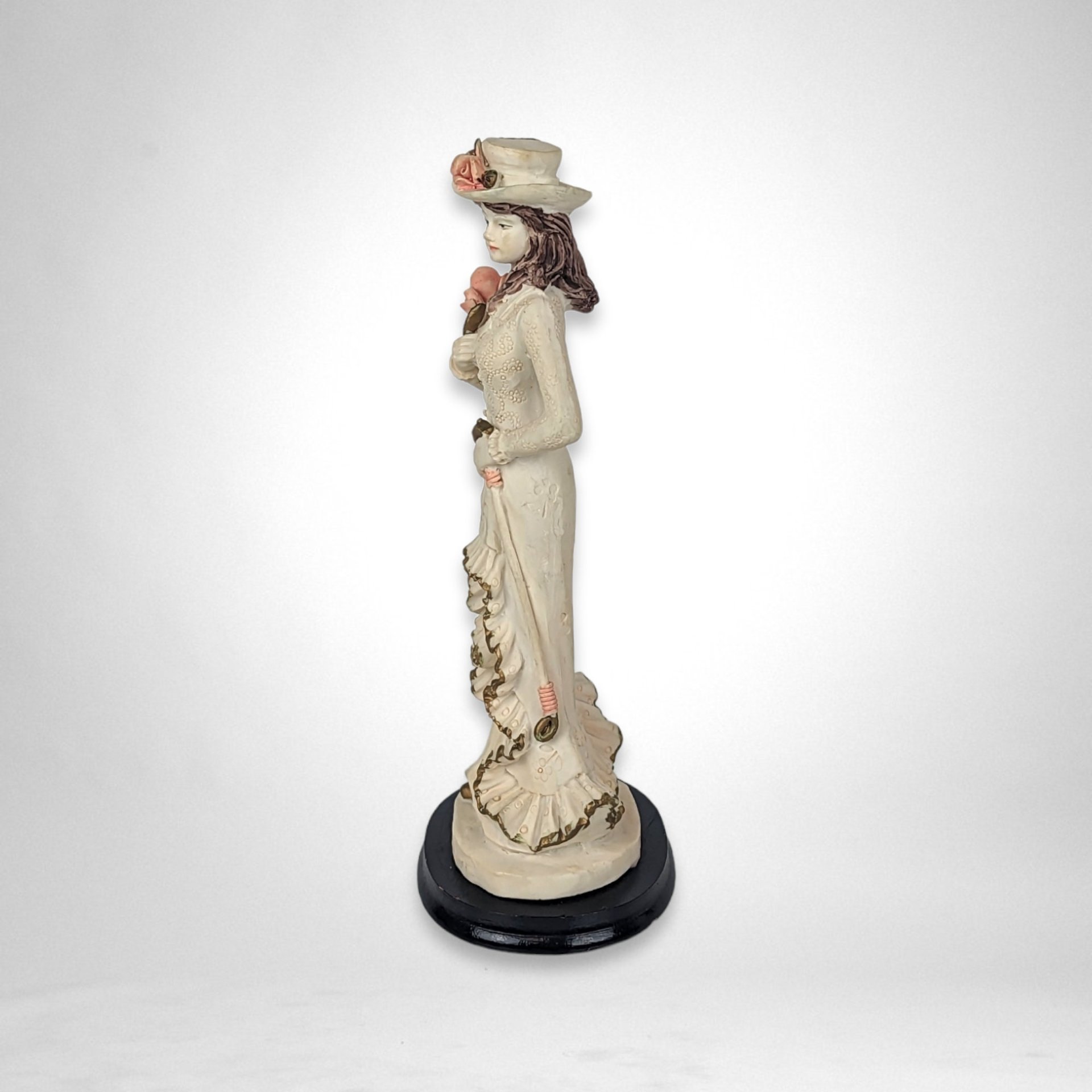 Vintage Resin Victorian Woman Figurine - Elegant Collectible Home Decor