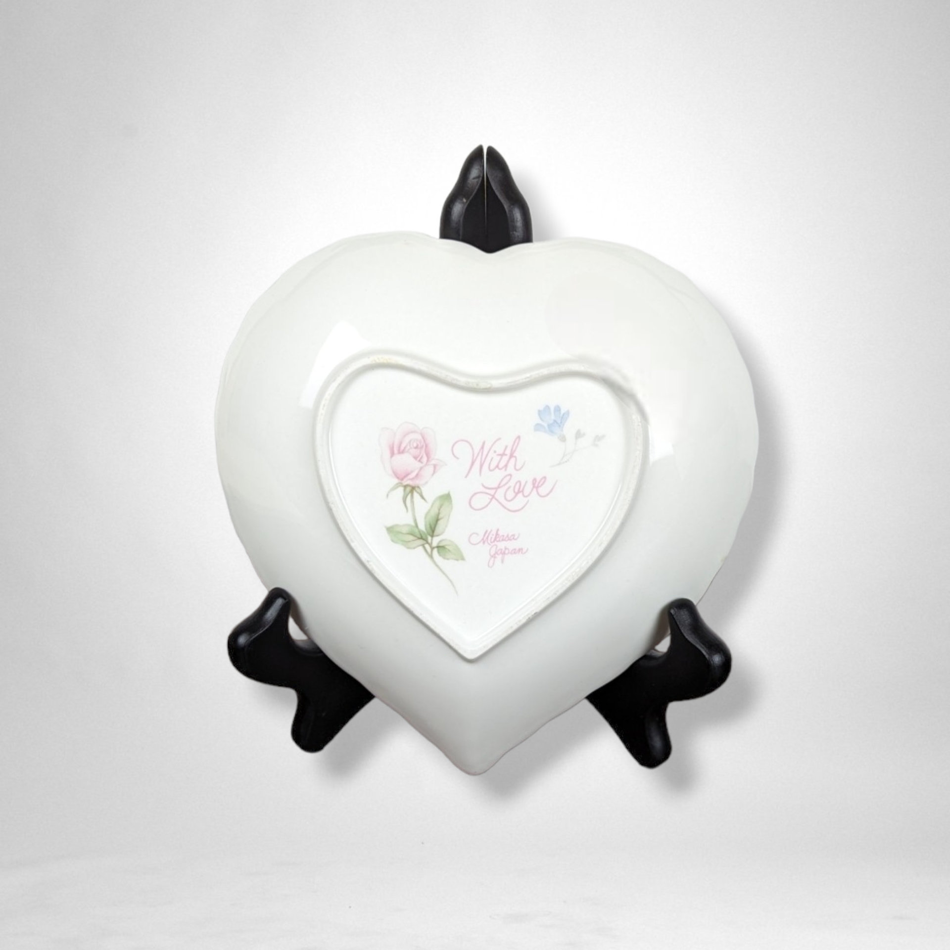 Mikasa 'With Love' Heart Shaped Trinket Dish - Elegant Keepsake and Decor Accent