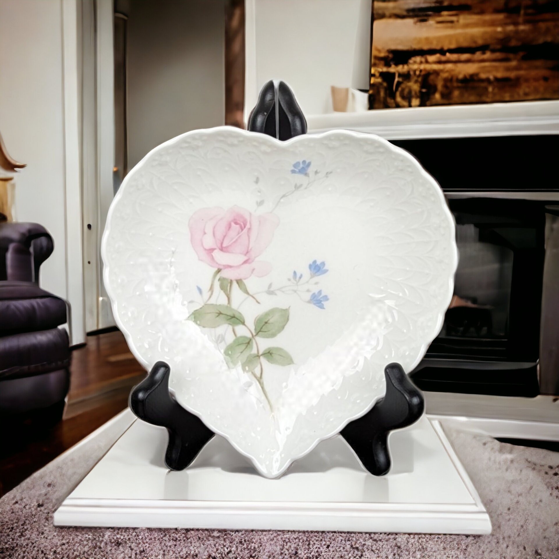 Mikasa 'With Love' Heart Shaped Trinket Dish - Elegant Keepsake and Decor Accent
