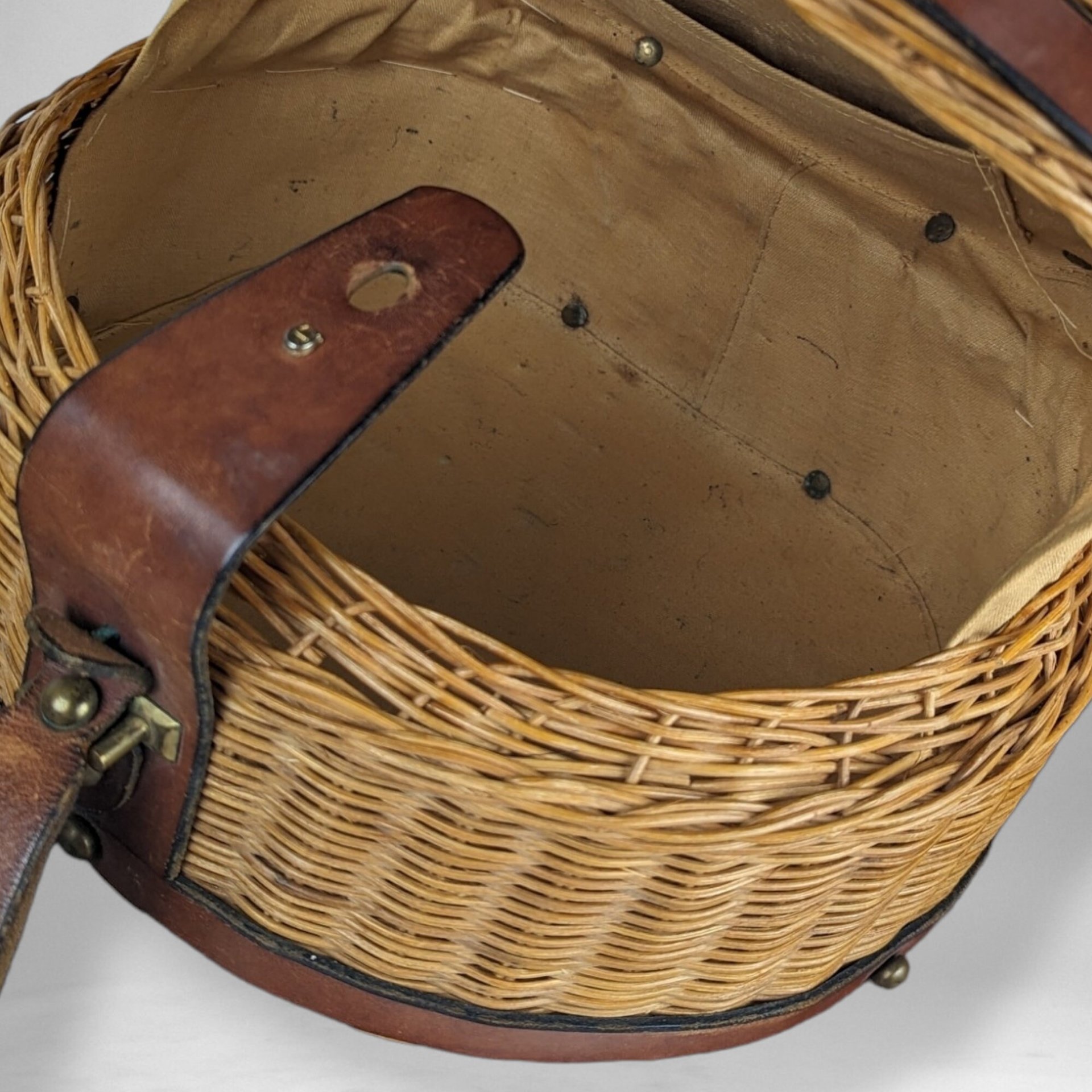 Chic 1960s Aigner Round Wicker Purse: Vintage Style Icon