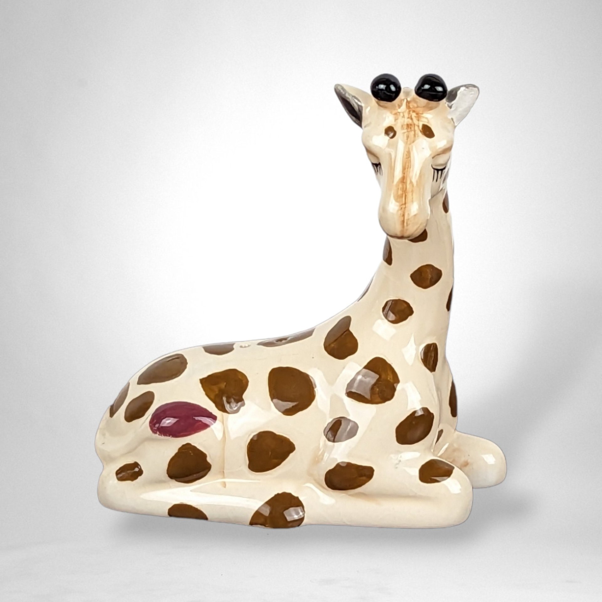 Magnetic Ceramic Giraffe Salt and Pepper Shakers: Quirky Kitchen Decor