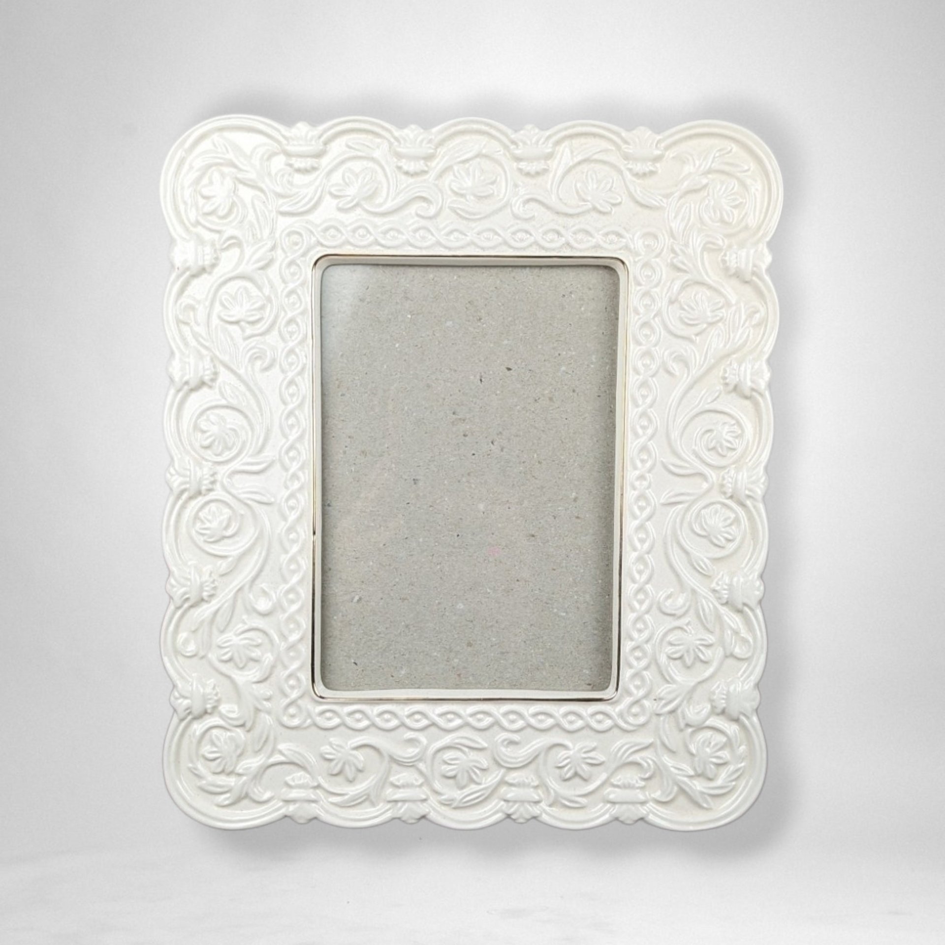 Vintage Ceramic Scroll Design 5x7 Picture Frame