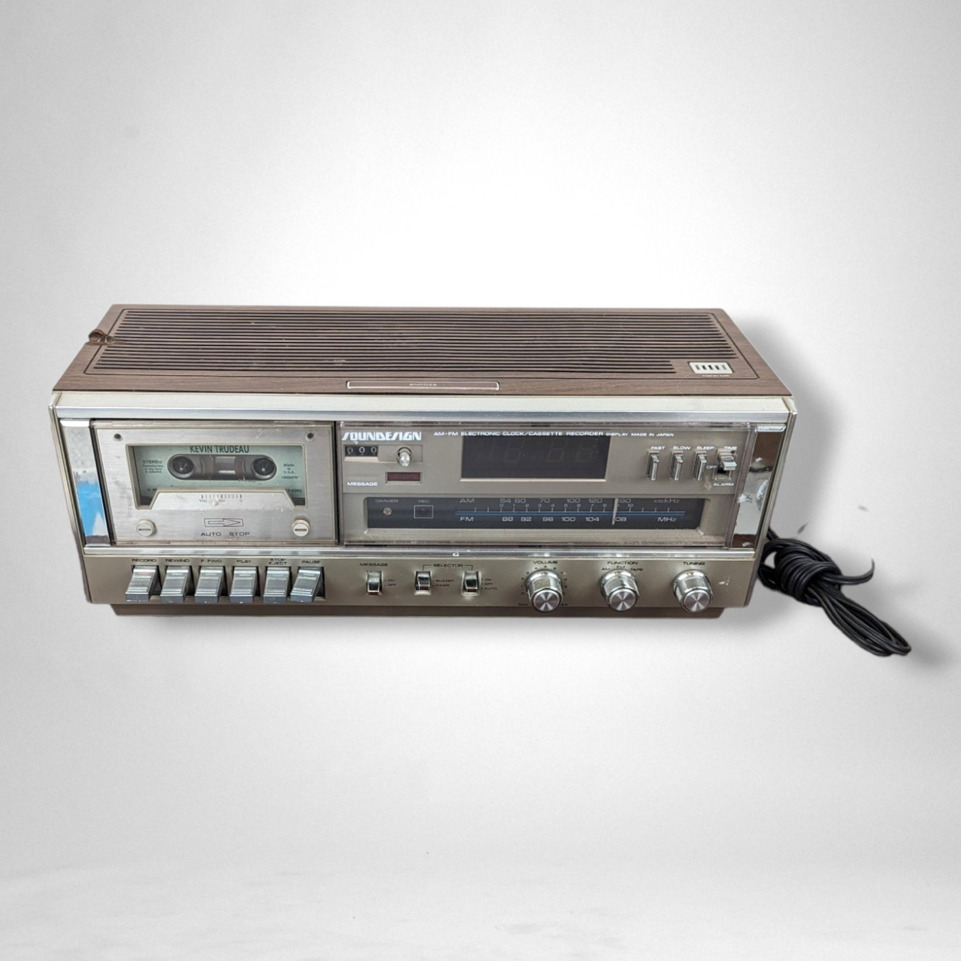Vintage Soundesign AM/FM Electronic Clock/Cassette Recorder - Retro Audio Device