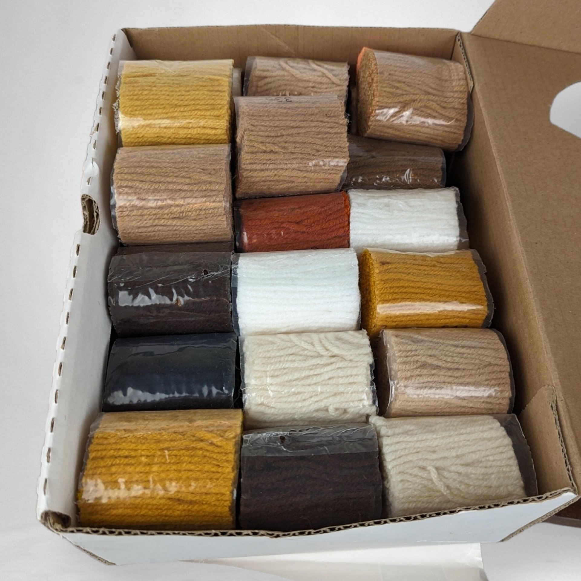 J & P. Coats Latch Hook Tiger Kit - Creative Craft Project