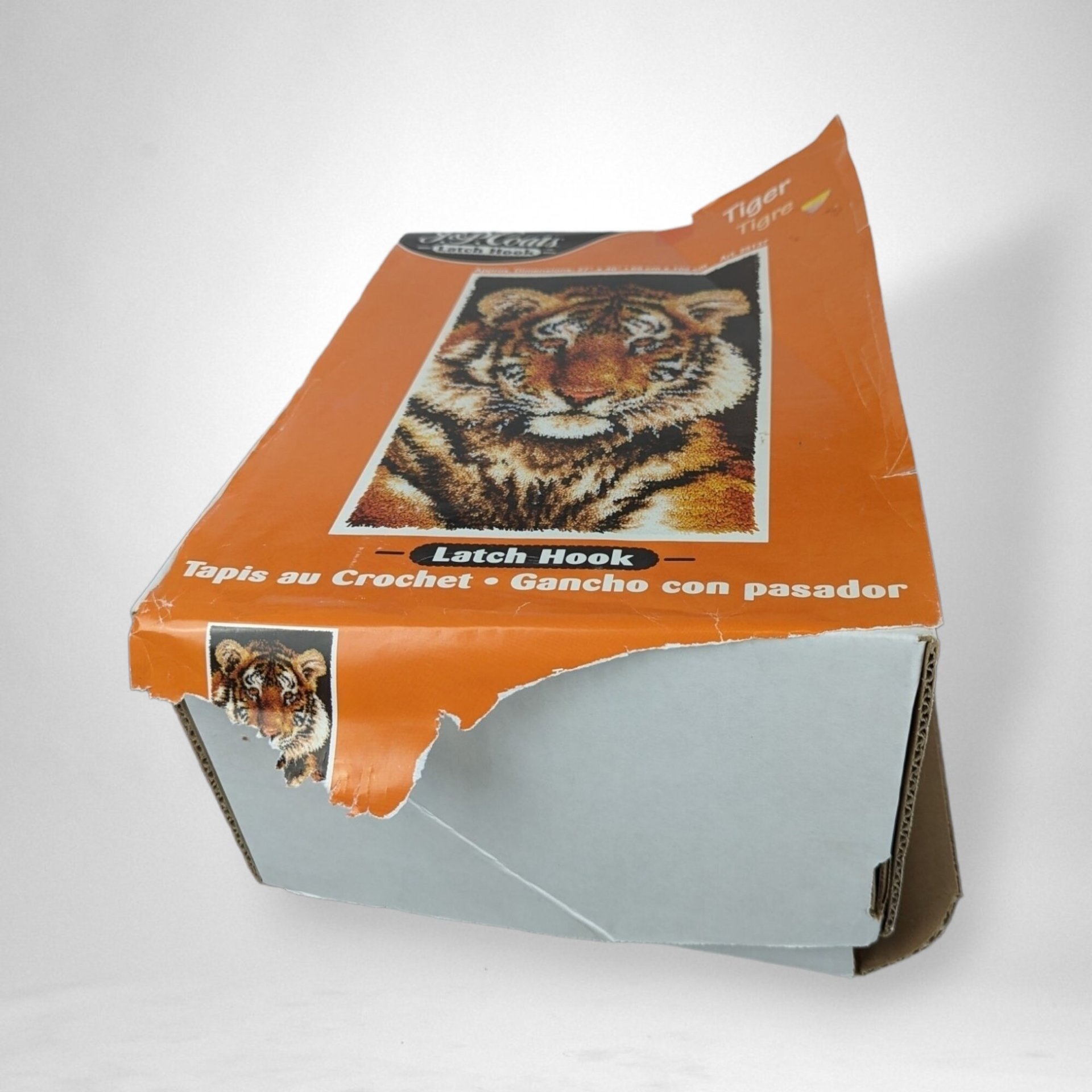 J & P. Coats Latch Hook Tiger Kit - Creative Craft Project