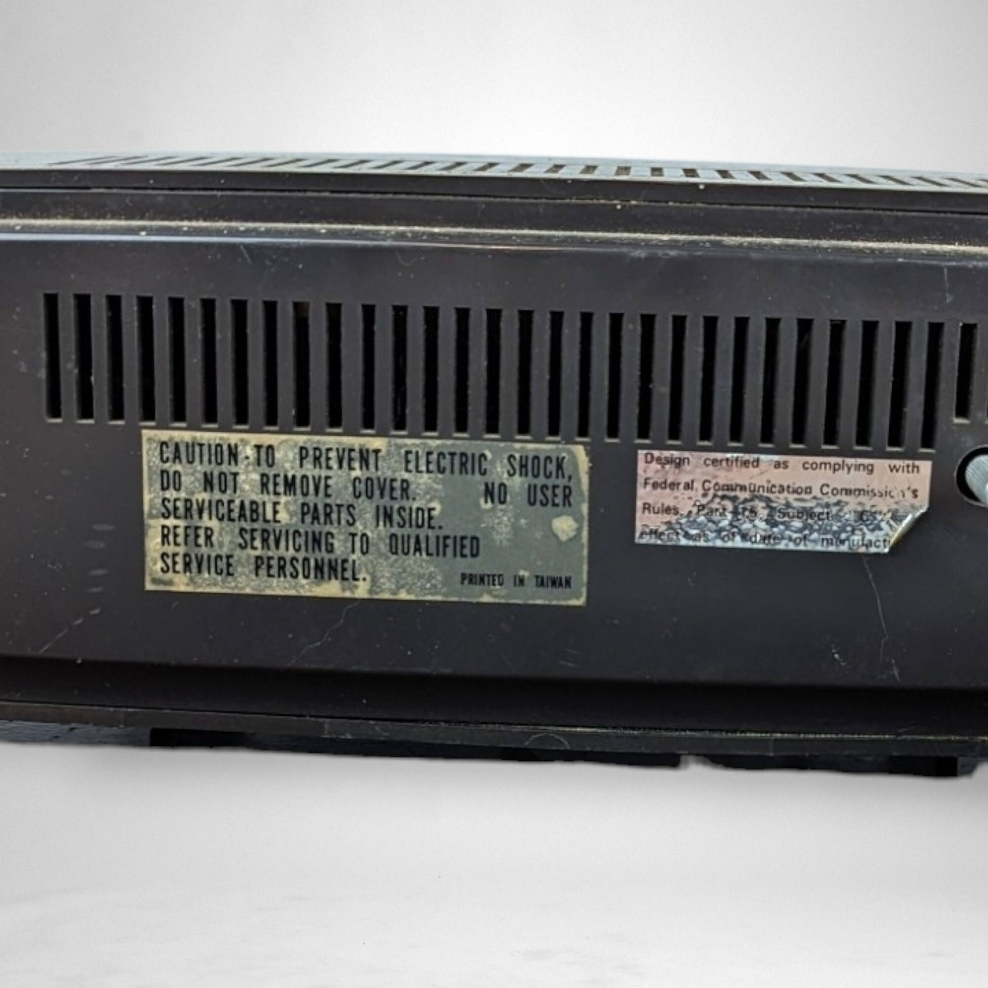 Vintage Lloyds Solid State Clock Radio