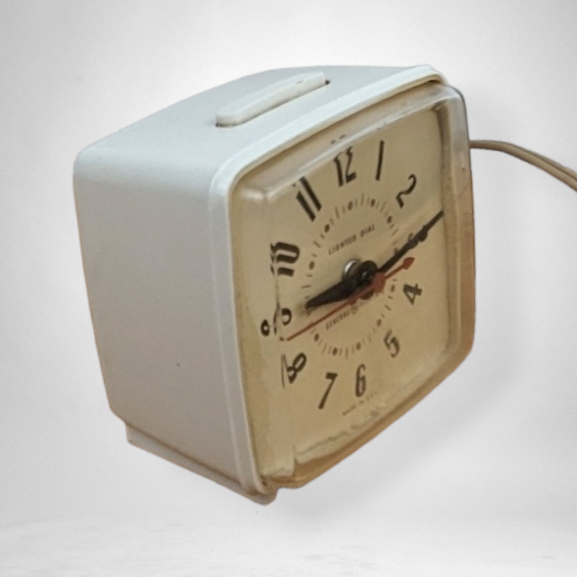 Vintage GE Electric Alarm Clock - Classic Timepiece
