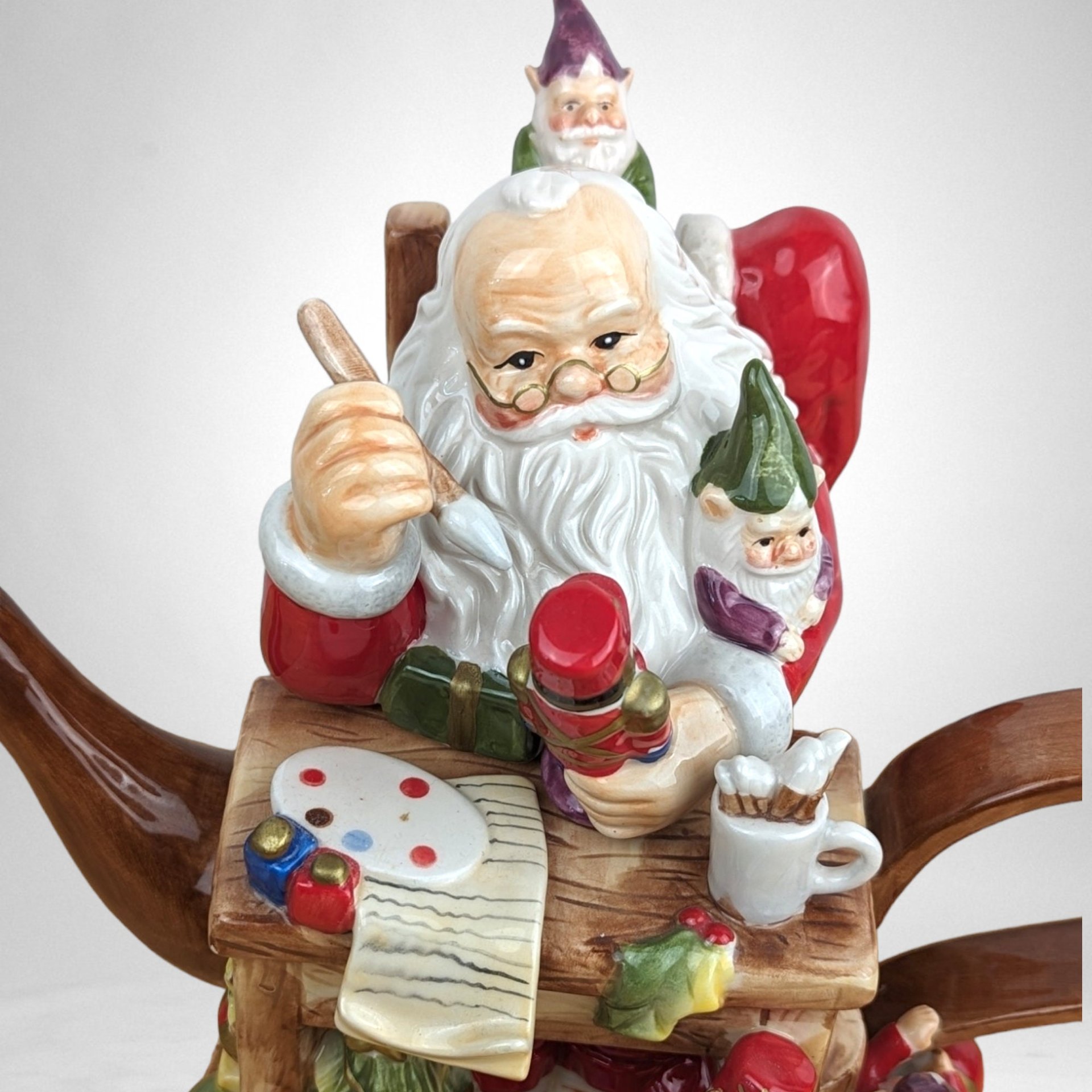 Vintage Santa Claus Decorative Christmas Teapot