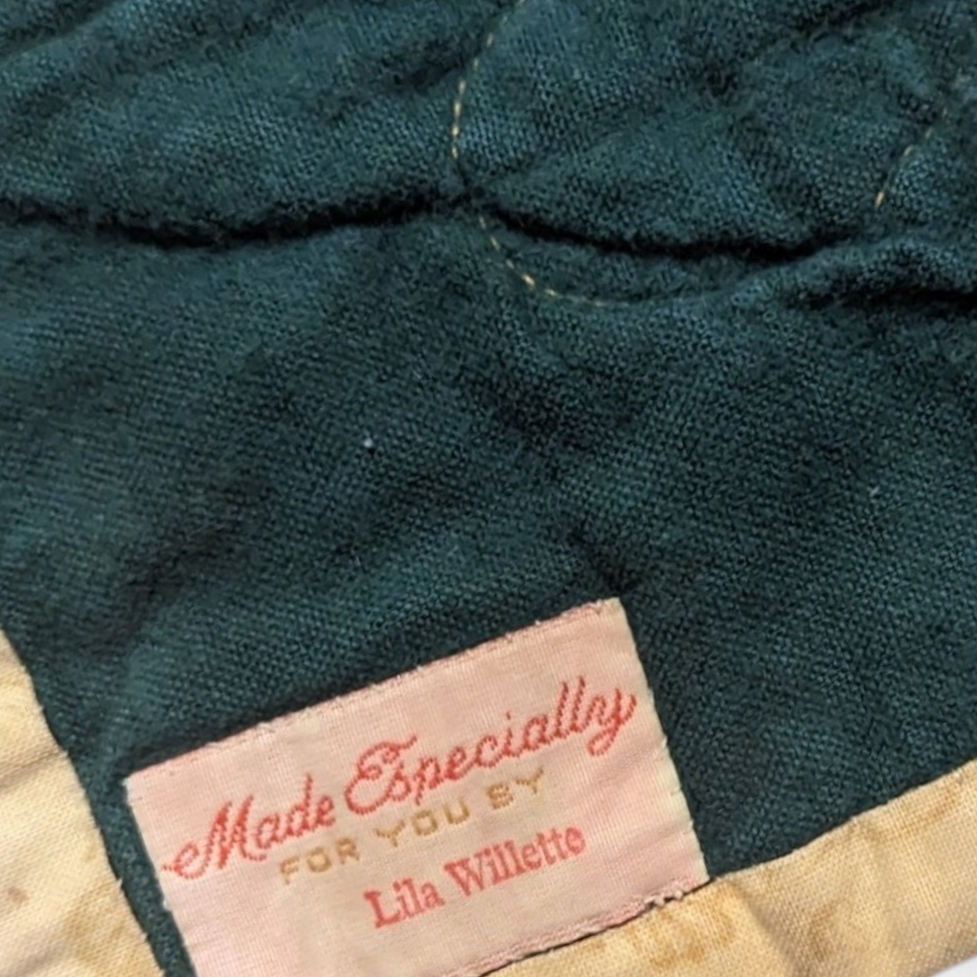 Timeless Elegance: Vintage Gone with the Wind Quilt