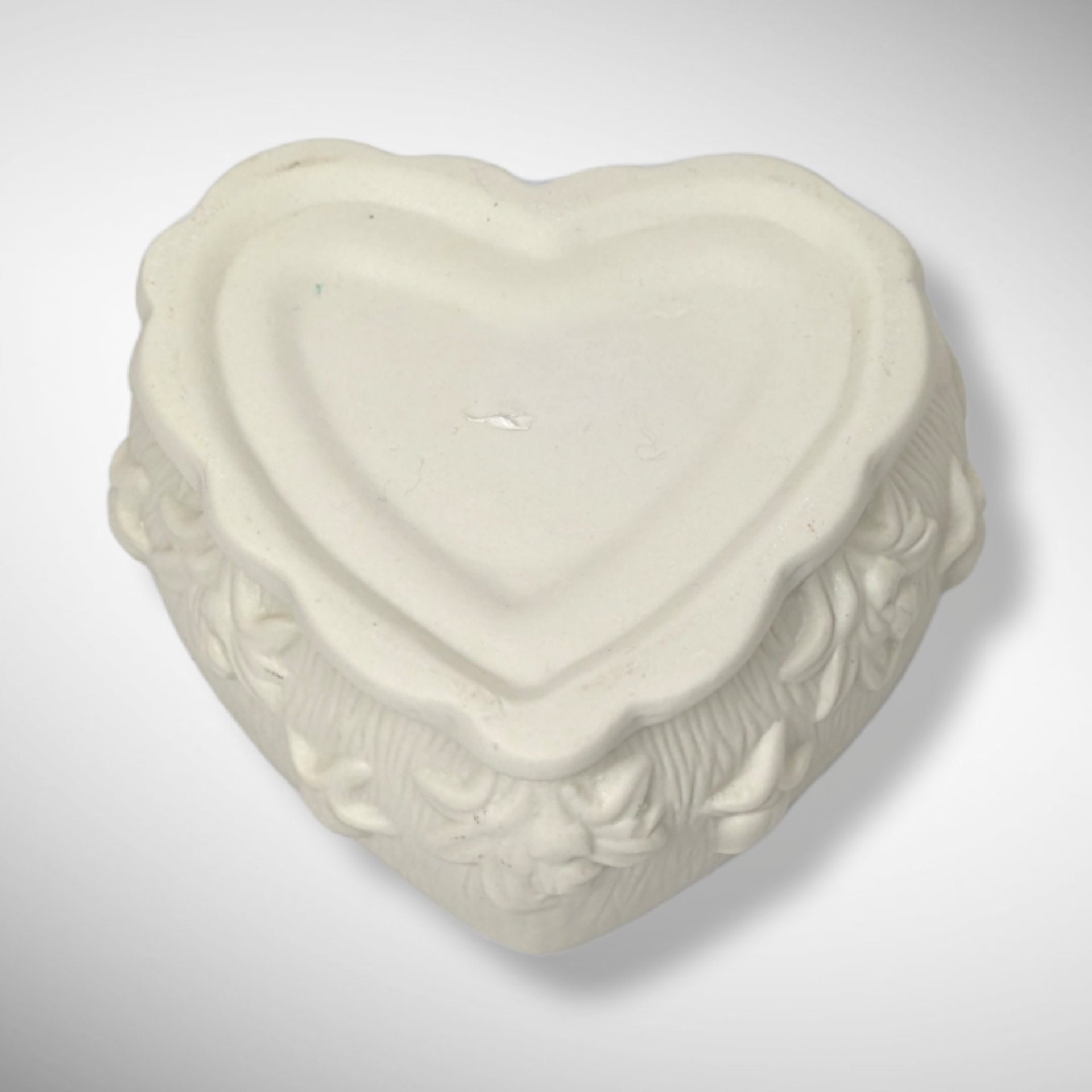 Vintage Ceramic Heart-Shaped Candy Dish with Rabbit Lid