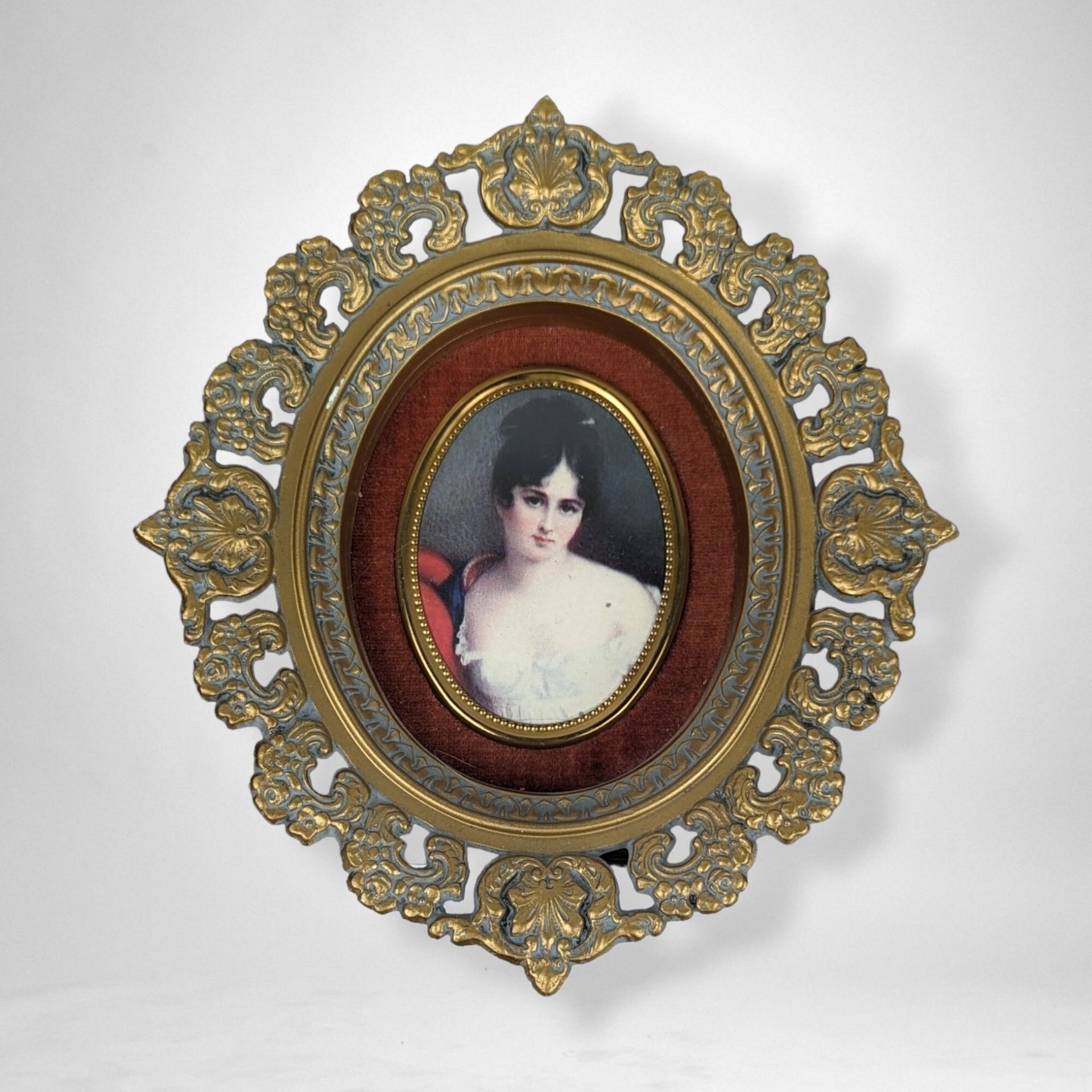 Vintage Cameo Creations Mme Recamier by Gerardt (6.75"), Wall Hanging