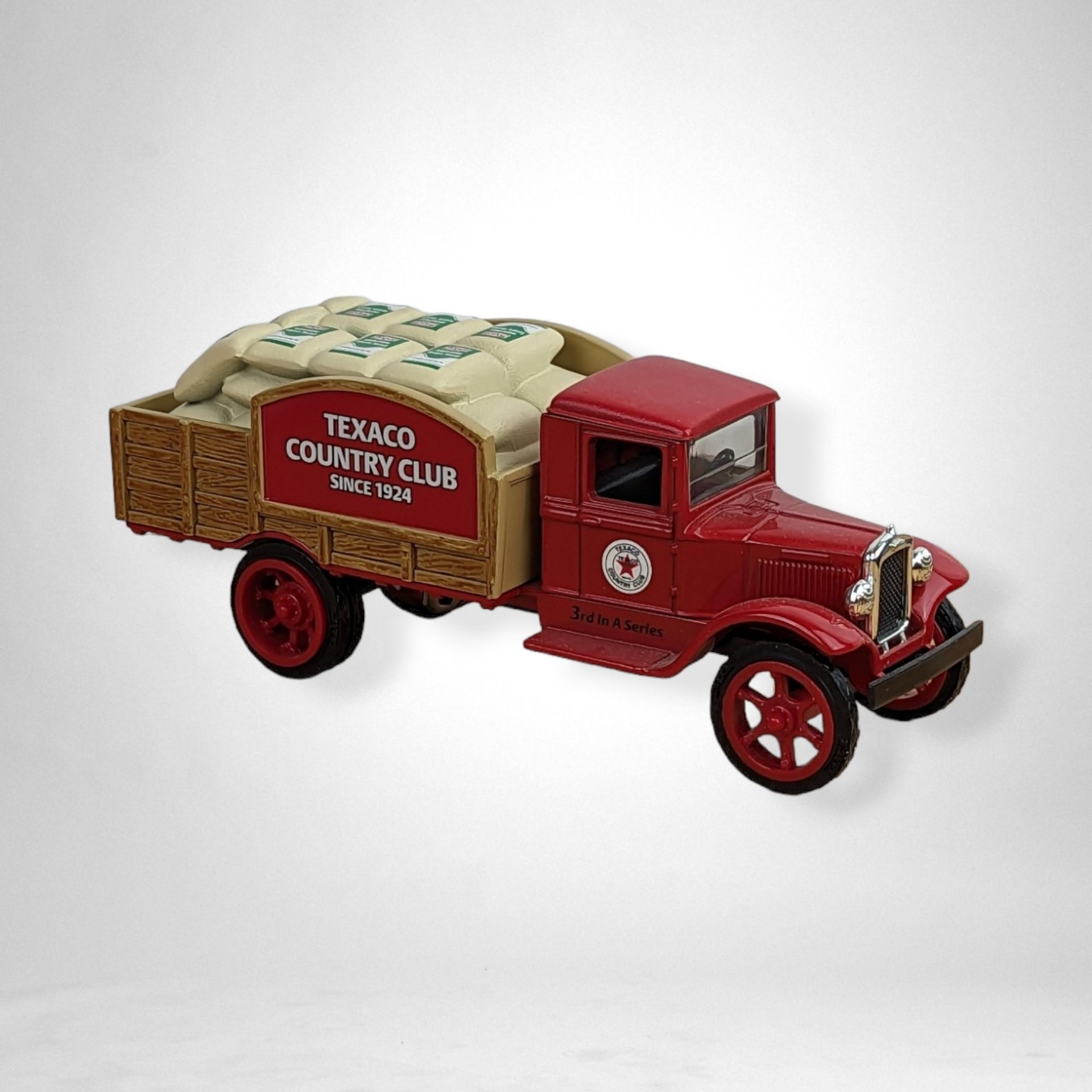 2001 ERTL Texaco Country Club Replica 1931 Hawkeye Truck Metal Bank 