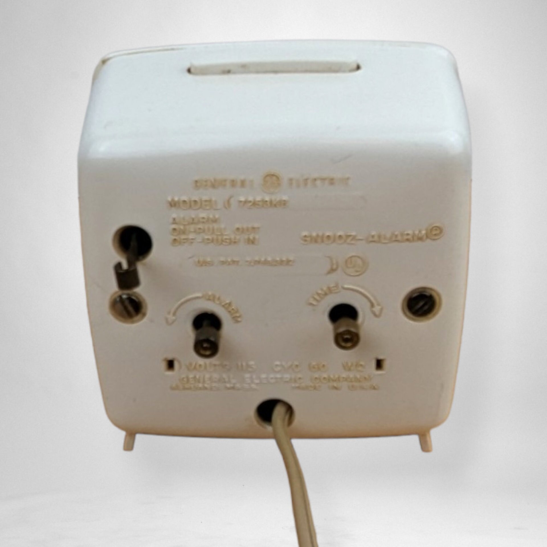 Vintage GE Electric Alarm Clock - Classic Timepiece